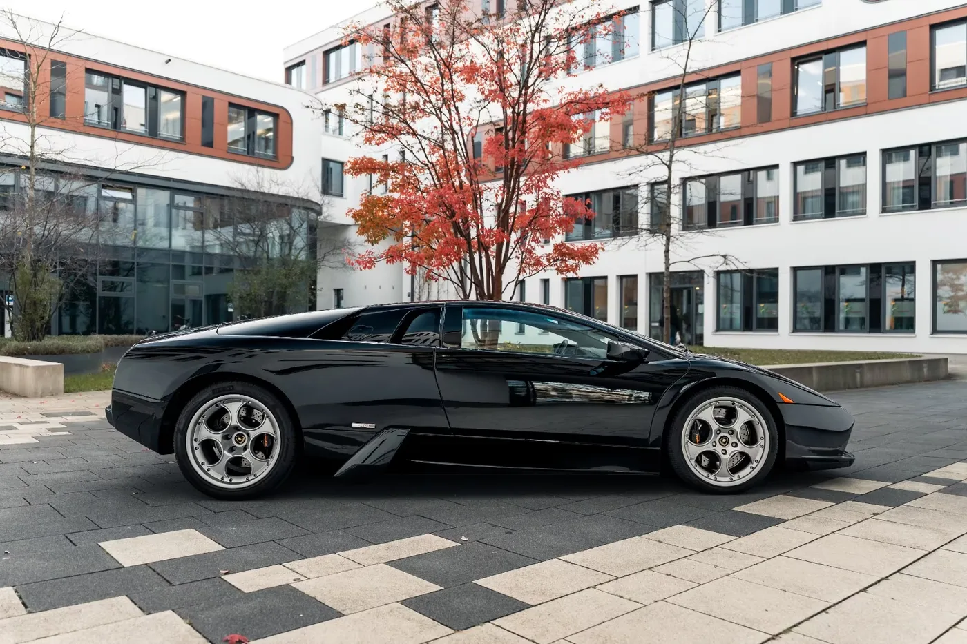 2003 Lamborghini Murciélago 6.2, 6-speed manual offered by a supercar dealer in Munich, Germany, photo 8 of 15