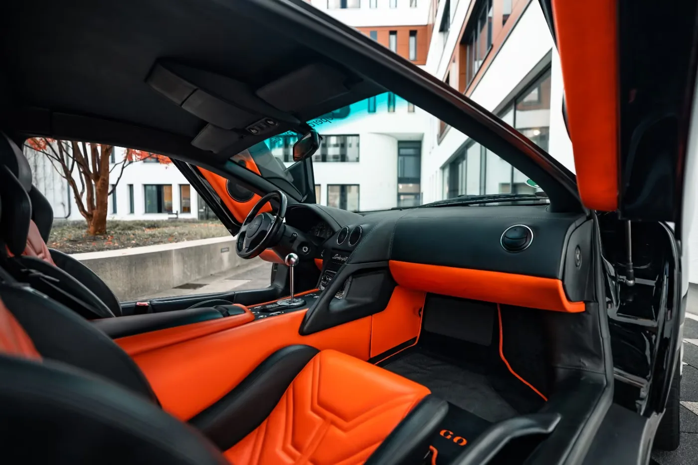 2003 Lamborghini Murciélago 6.2, 6-speed manual offered by a supercar dealer in Munich, Germany, photo 11 of 15