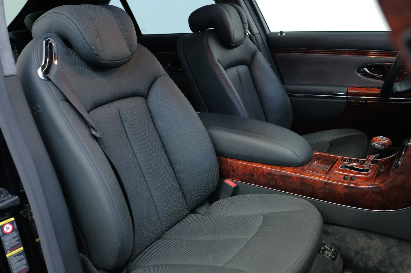 2003 Maybach 57 offered by a specialist dealer in Nuremberg, Germany, photo 11 of 15