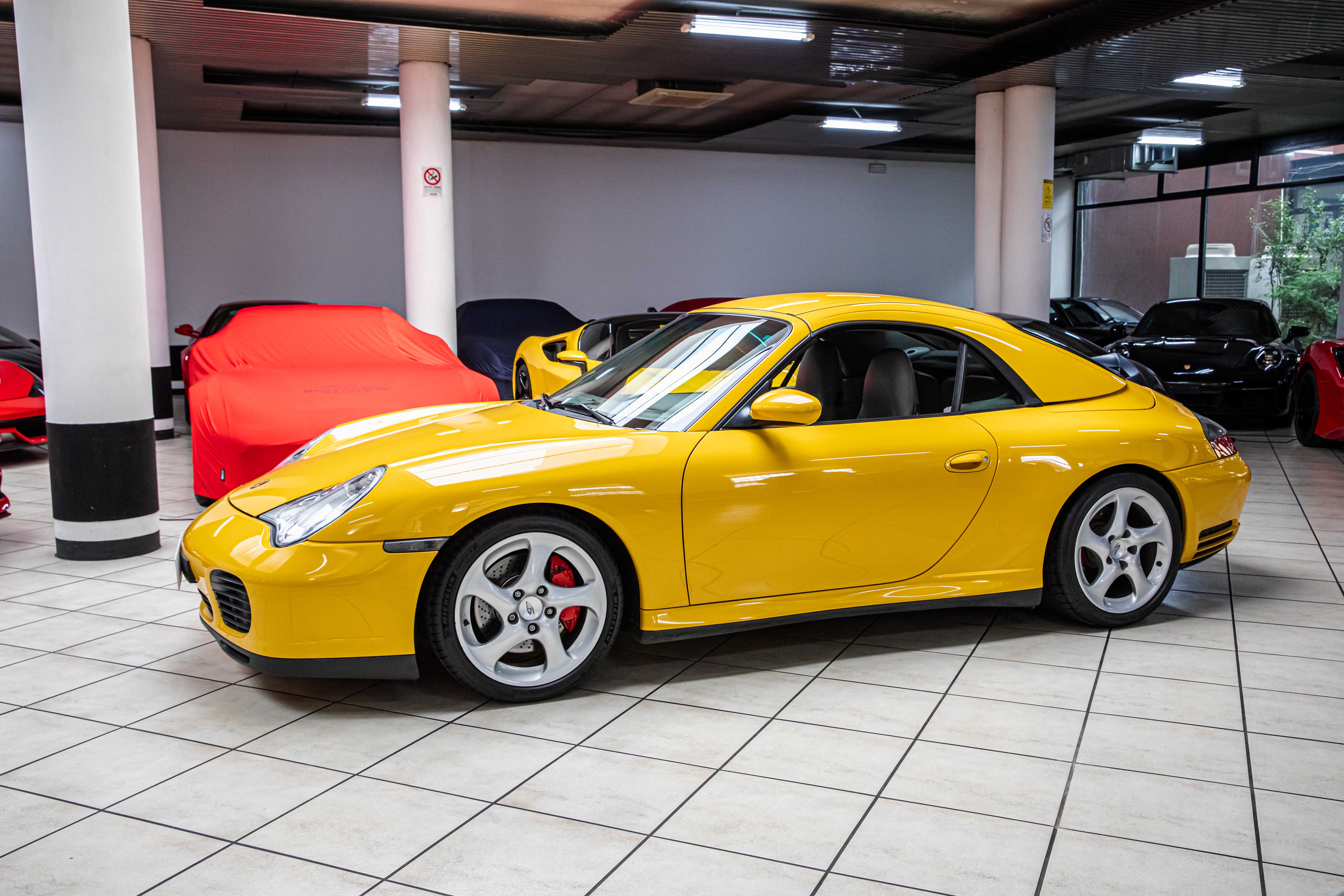 2003 Porsche 911 Carrera 4S Cabriolet offered by a specialist dealer in Milan, Italy, photo 8 of 20