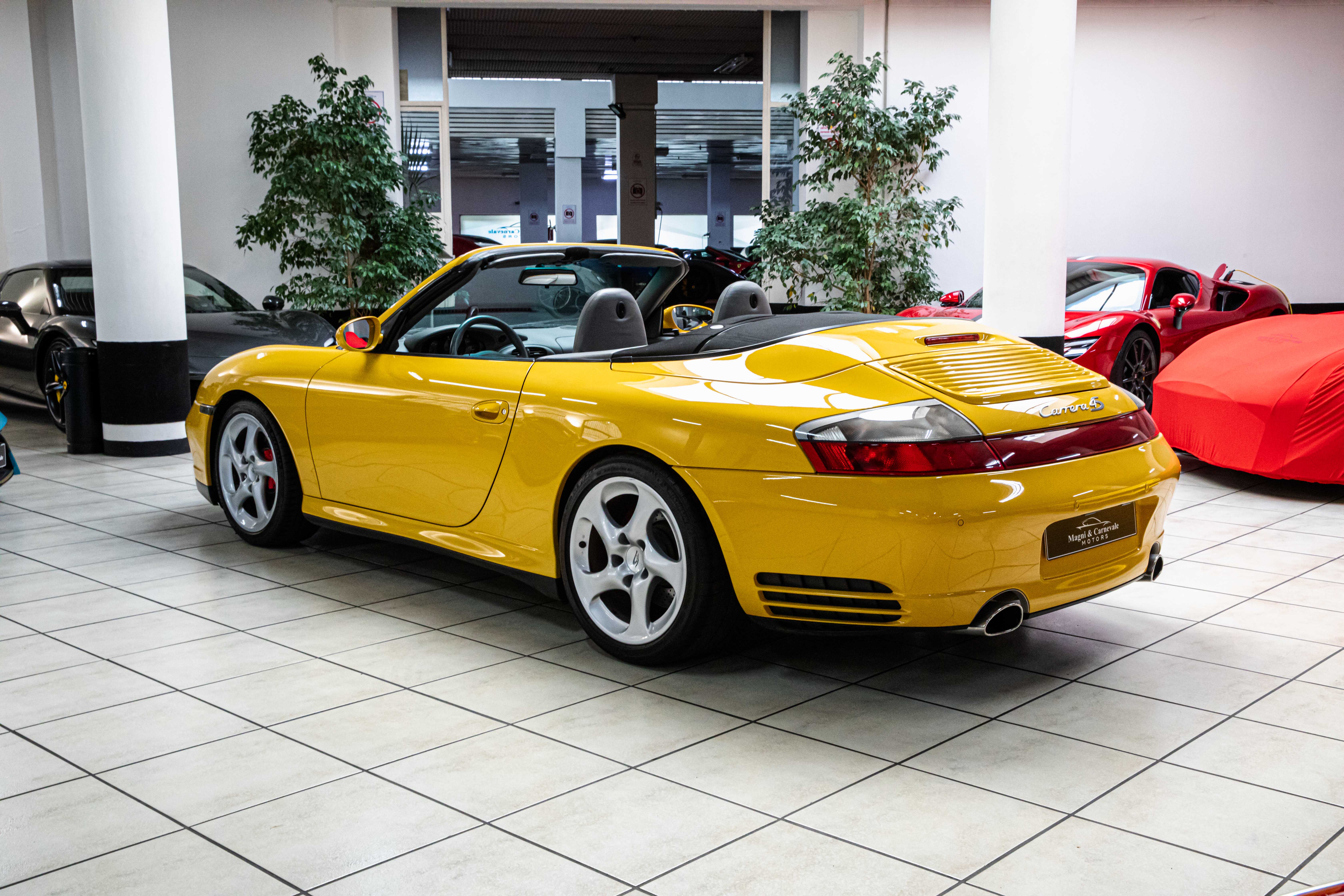 2003 Porsche 911 Carrera 4S Cabriolet offered by a specialist dealer in Milan, Italy, photo 15 of 20