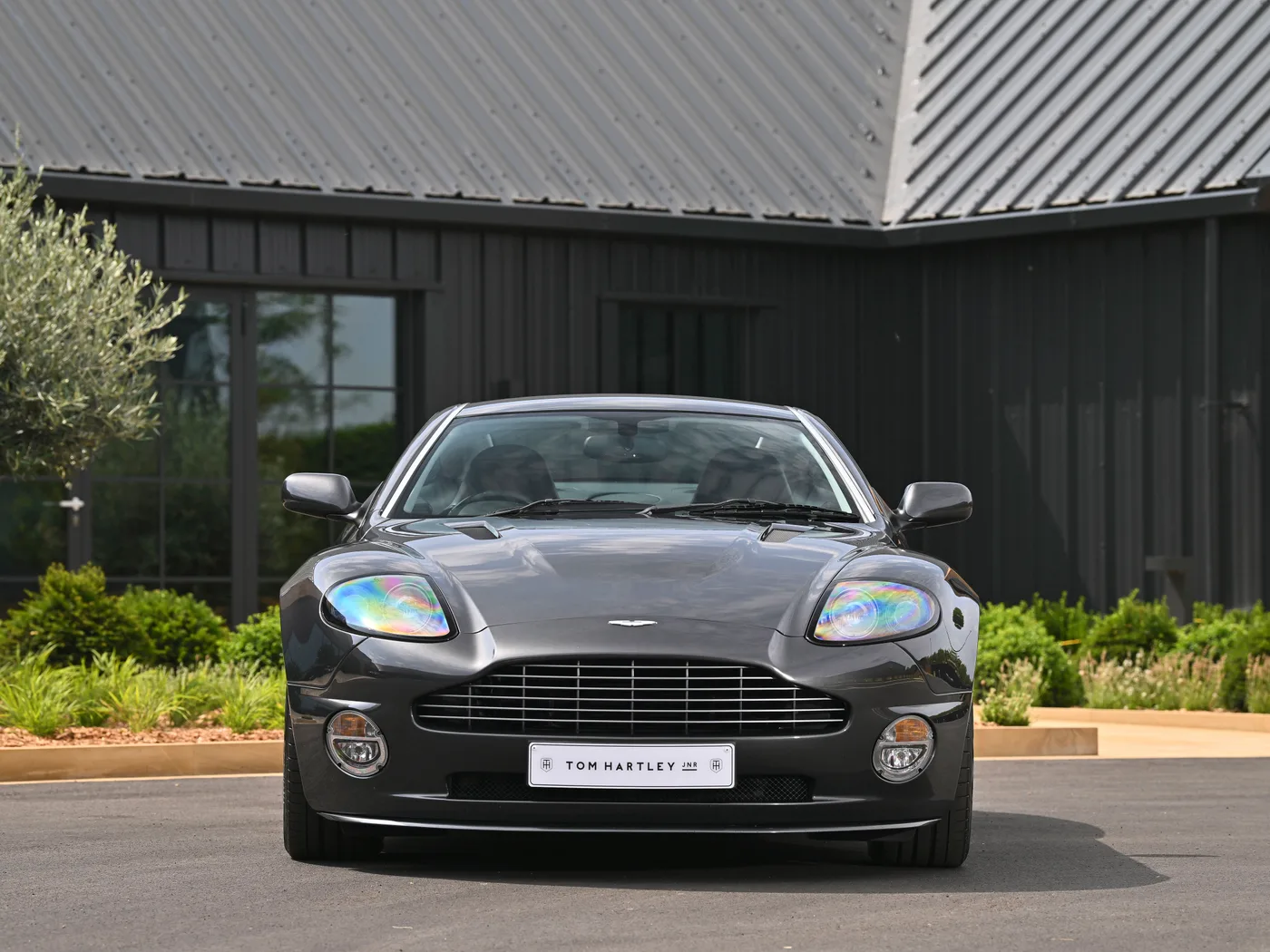 2004 Aston Martin Vanquish S offered by a specialist dealer in Hook Norton, United Kingdom, photo 13 of 15