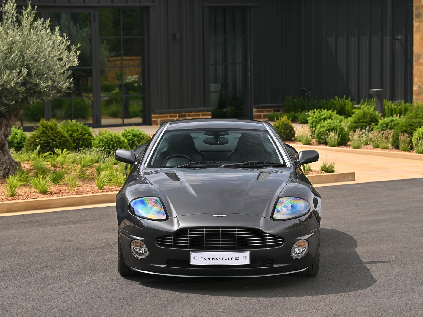 2004 Aston Martin Vanquish S offered by a specialist dealer in Hook Norton, United Kingdom, photo 14 of 15