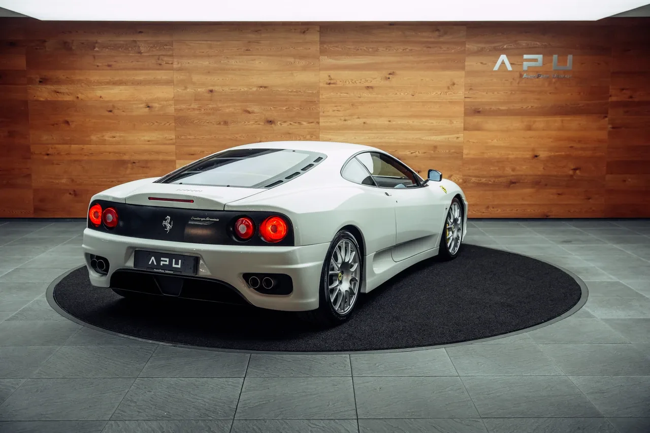2004 Ferrari 360 Challenge Stradale proposée par un concessionnaire spécialisé à Uznach, Suisse, photo principale