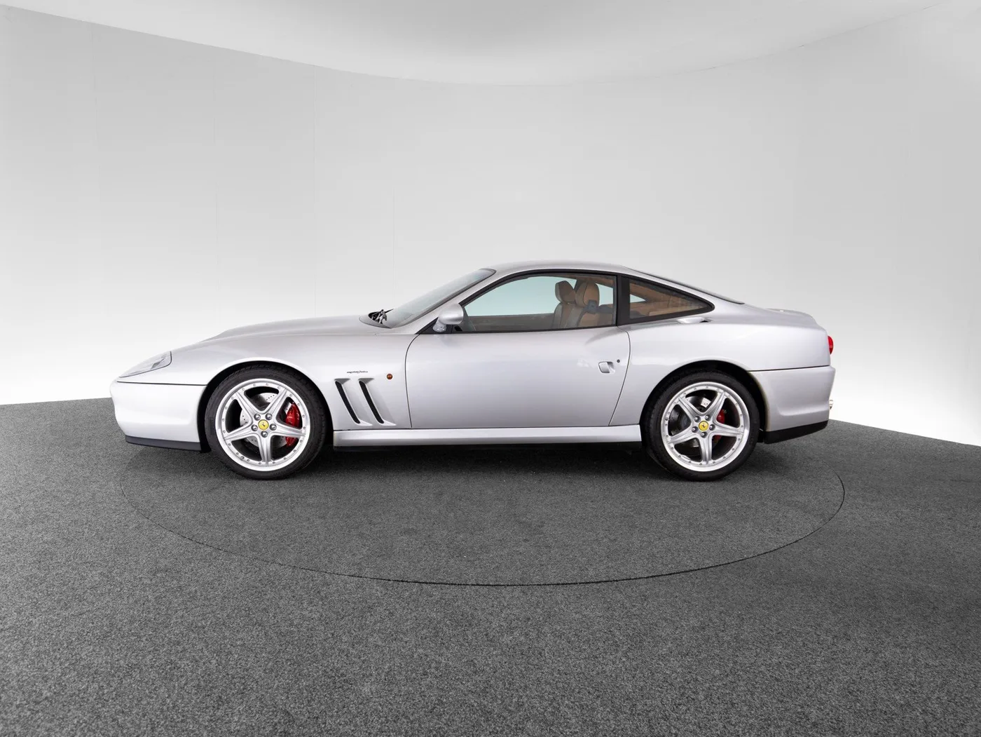2004 Ferrari 575M Maranello proposée par un concessionnaire spécialisé à Singen, Allemagne, photo 8 sur 15