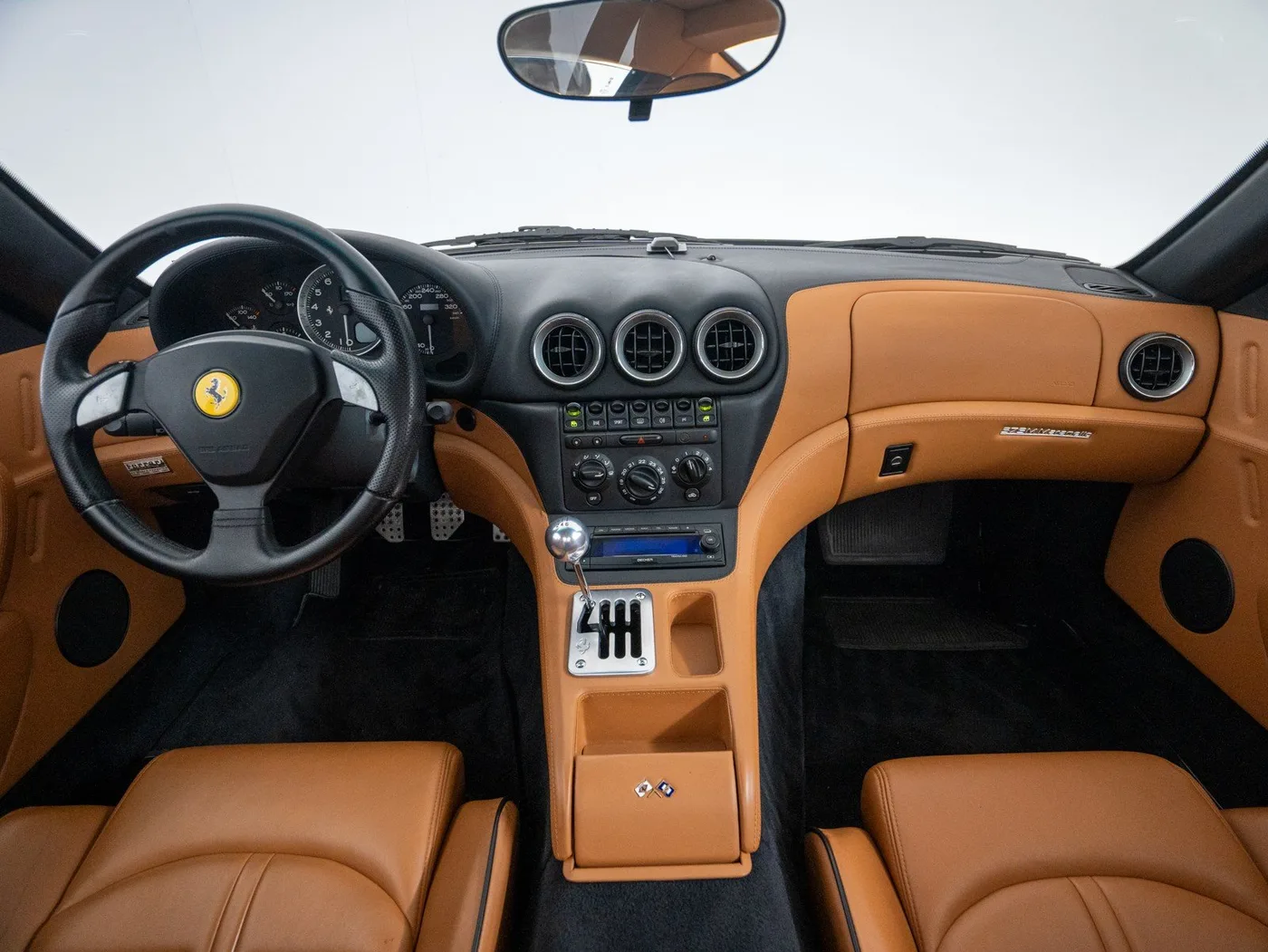 2004 Ferrari 575M Maranello proposée par un concessionnaire spécialisé à Singen, Allemagne, photo 9 sur 15