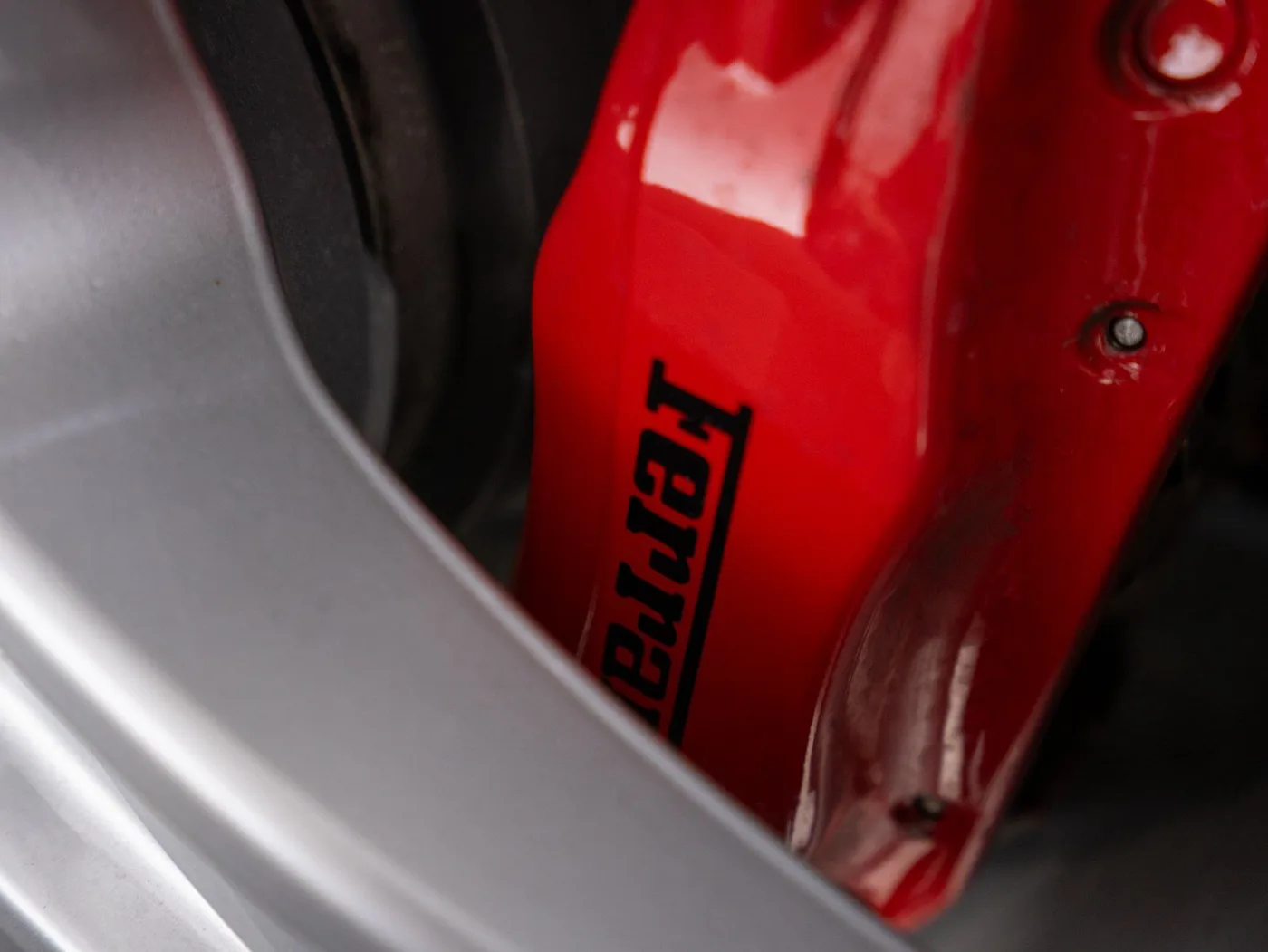 2004 Ferrari 575M Maranello proposée par un concessionnaire spécialisé à Singen, Allemagne, photo 12 sur 15