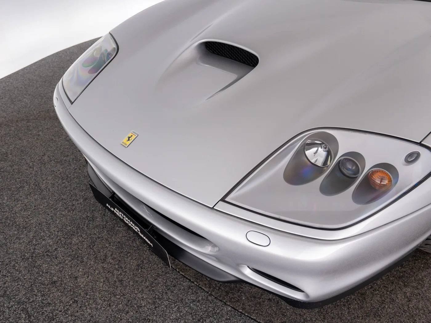 2004 Ferrari 575M Maranello proposée par un concessionnaire spécialisé à Singen, Allemagne, photo 13 sur 15