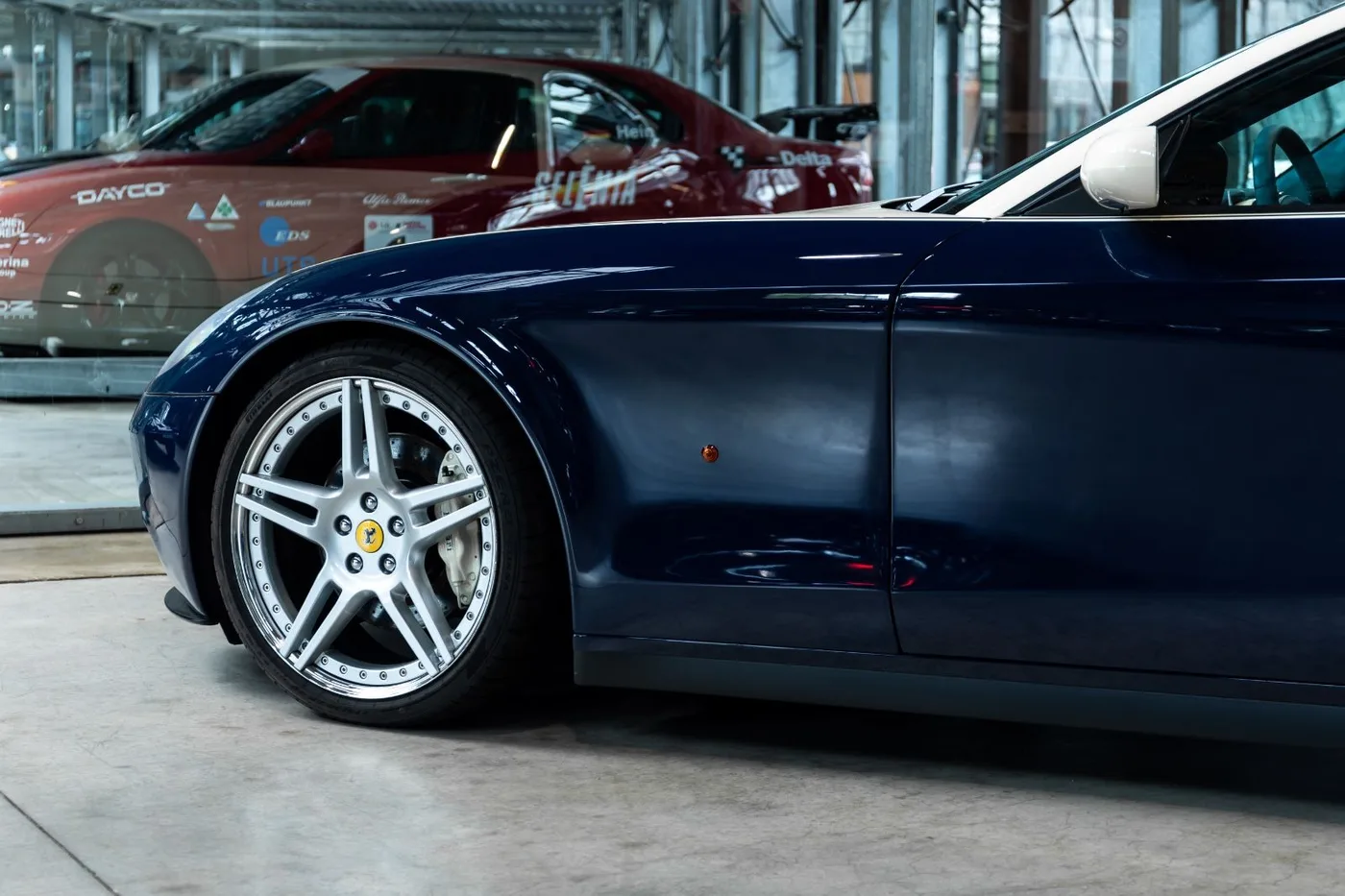 2004 Ferrari 612 Scaglietti proposée par un concessionnaire spécialisé à Neuss, Allemagne, photo 6 sur 10