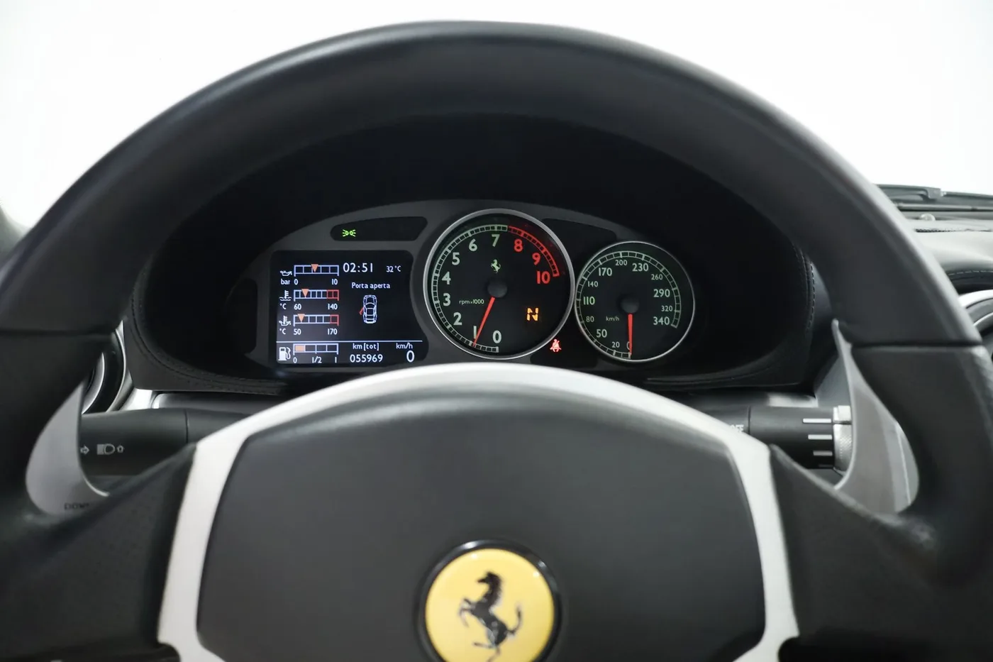 2004 Ferrari 612 Scaglietti F1 angeboten von einem Supersportwagenhändler in Zibido San Giacomo, Italien, Foto 12 von 25