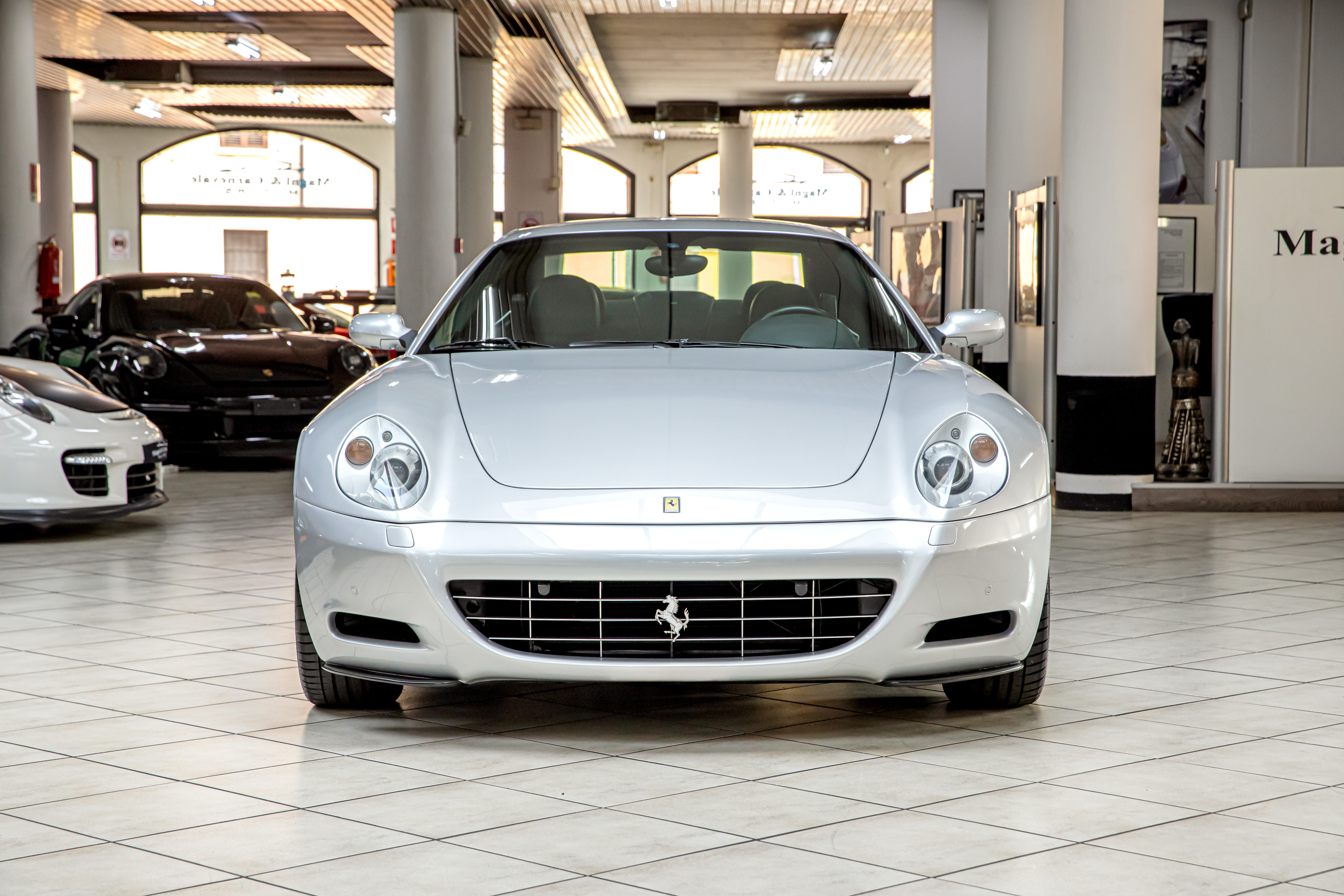 2004 Ferrari 612 Scaglietti manual angeboten von einem Fachhändler in Milan, Italien, Foto 7 von 18