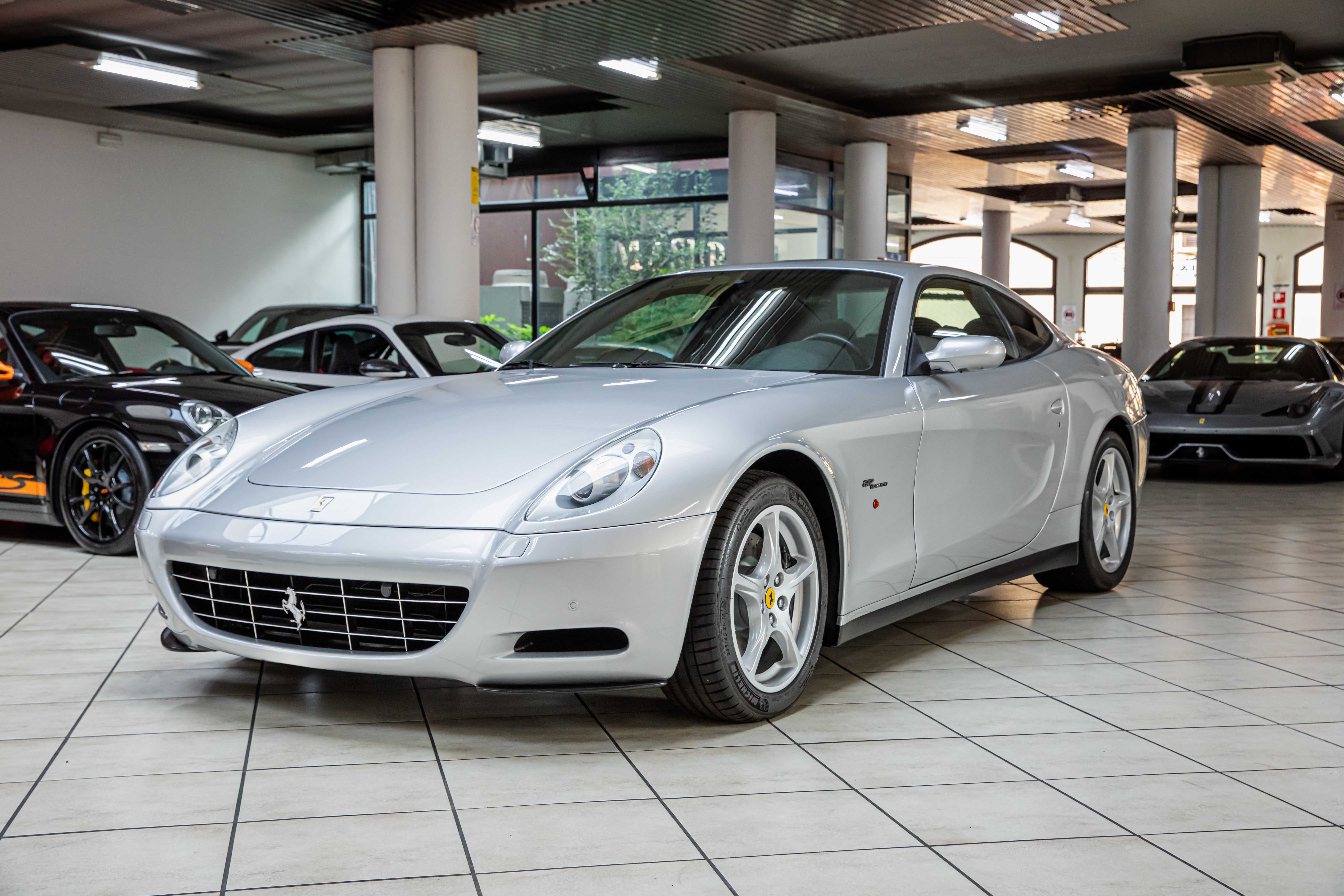 2004 Ferrari 612 Scaglietti manual angeboten von einem Fachhändler in Milan, Italien, Foto 8 von 18