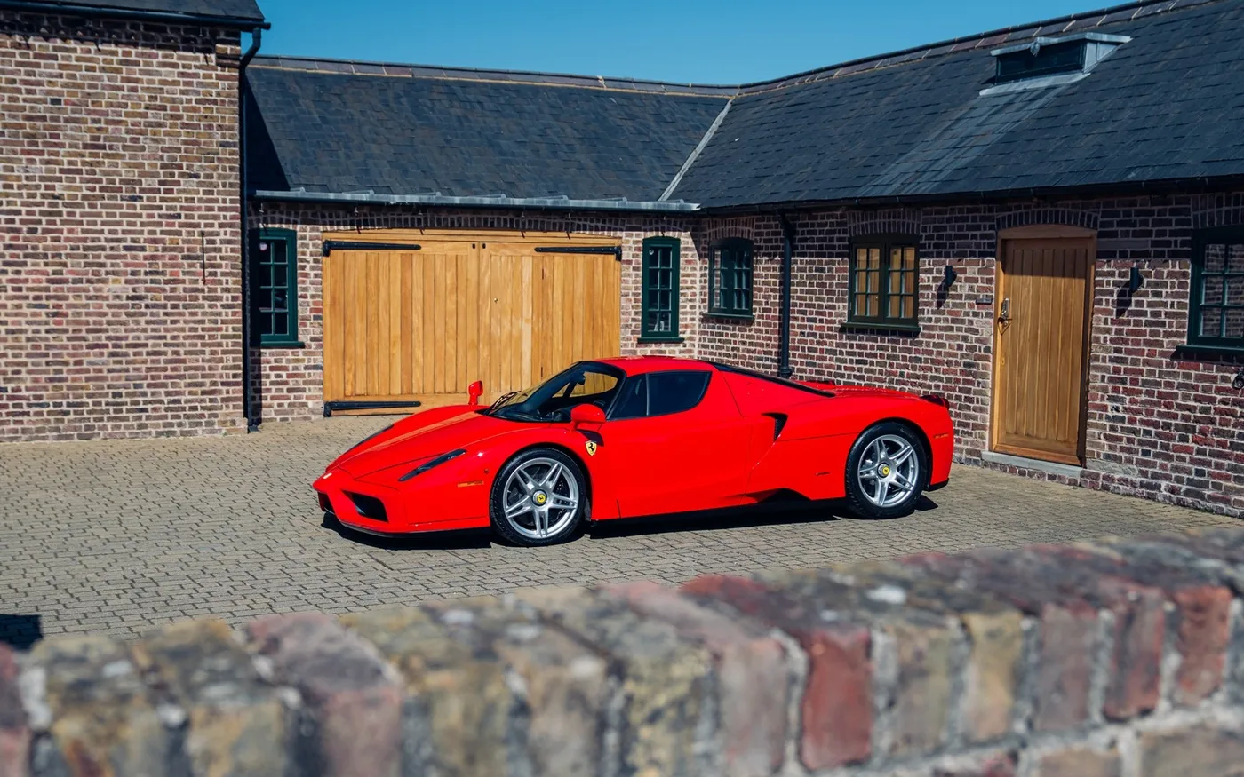 2004 Ferrari Enzo angeboten von einem Fachhändler in Chorleywood, Vereinigtes Königreich, Foto 7 von 15