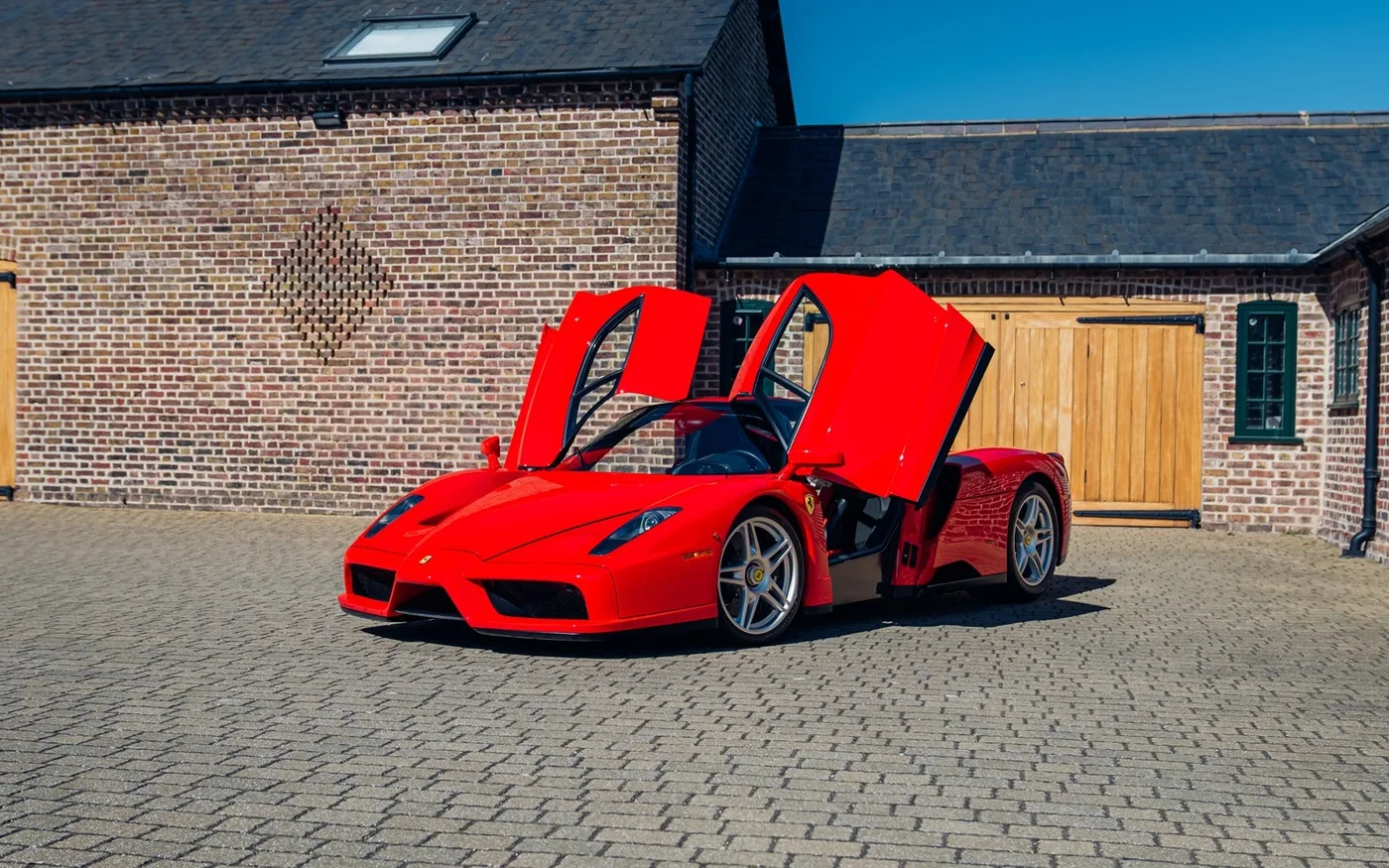 2004 Ferrari Enzo angeboten von einem Fachhändler in Chorleywood, Vereinigtes Königreich, Foto 9 von 15