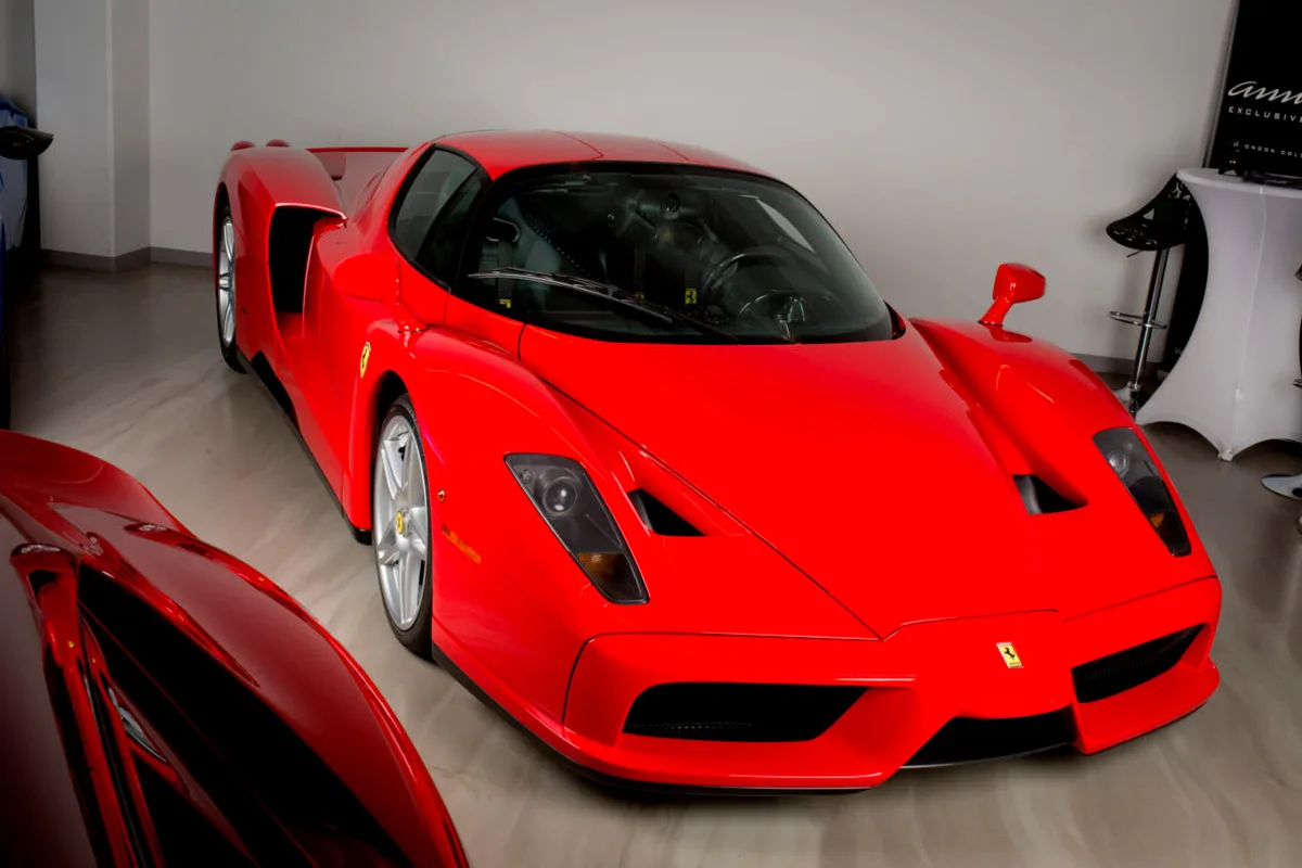 2004 Ferrari Enzo Rosso Corsa offered by a specialist dealer in Cologne, Germany, photo 4 of 24