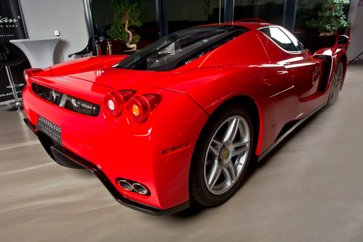 2004 Ferrari Enzo Rosso Corsa offered by a specialist dealer in Cologne, Germany, photo 9 of 24