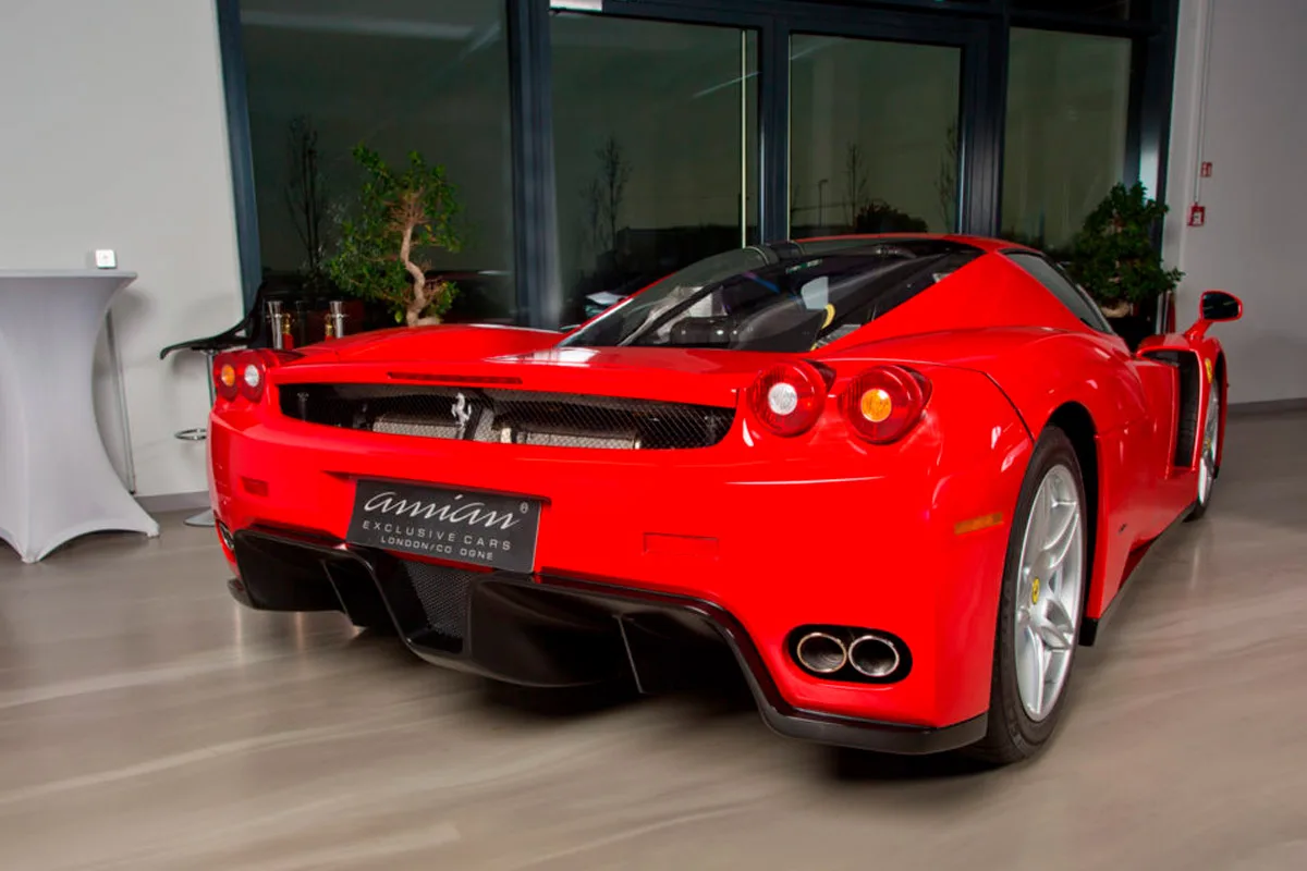 2004 Ferrari Enzo Rosso Corsa offered by a specialist dealer in Cologne, Germany, photo 10 of 24