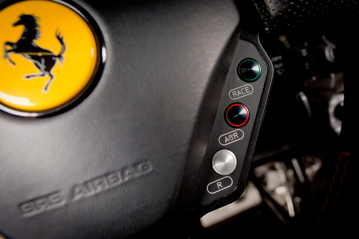 2004 Ferrari Enzo Rosso Corsa offered by a specialist dealer in Cologne, Germany, photo 18 of 24