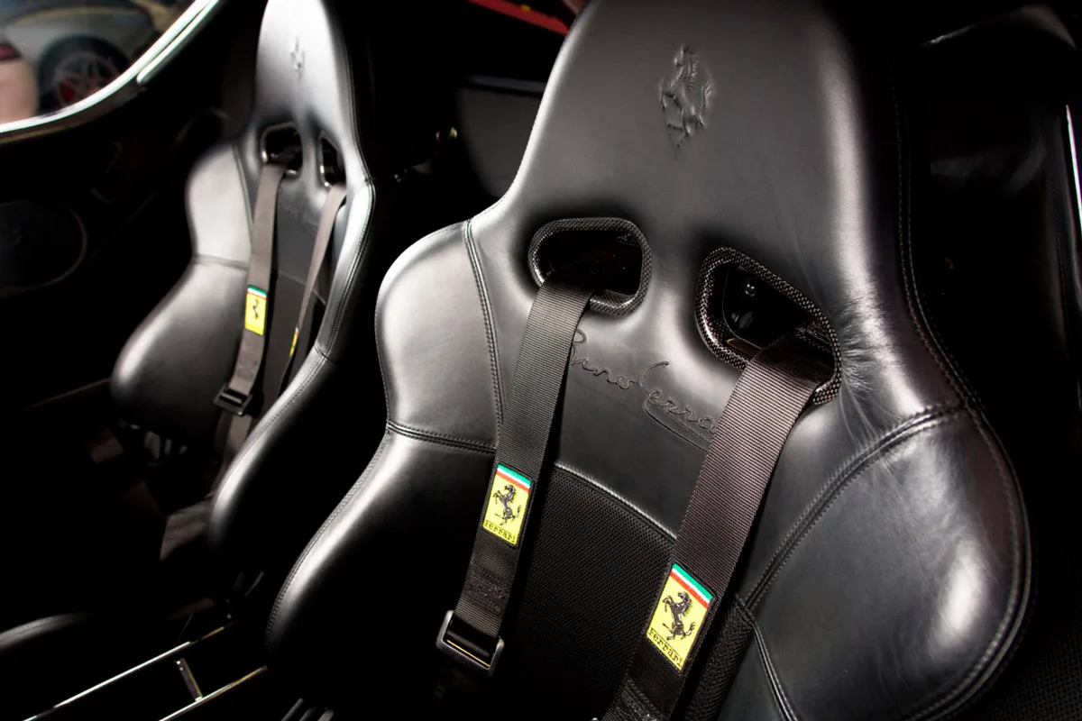 2004 Ferrari Enzo Rosso Corsa offered by a specialist dealer in Cologne, Germany, photo 22 of 24