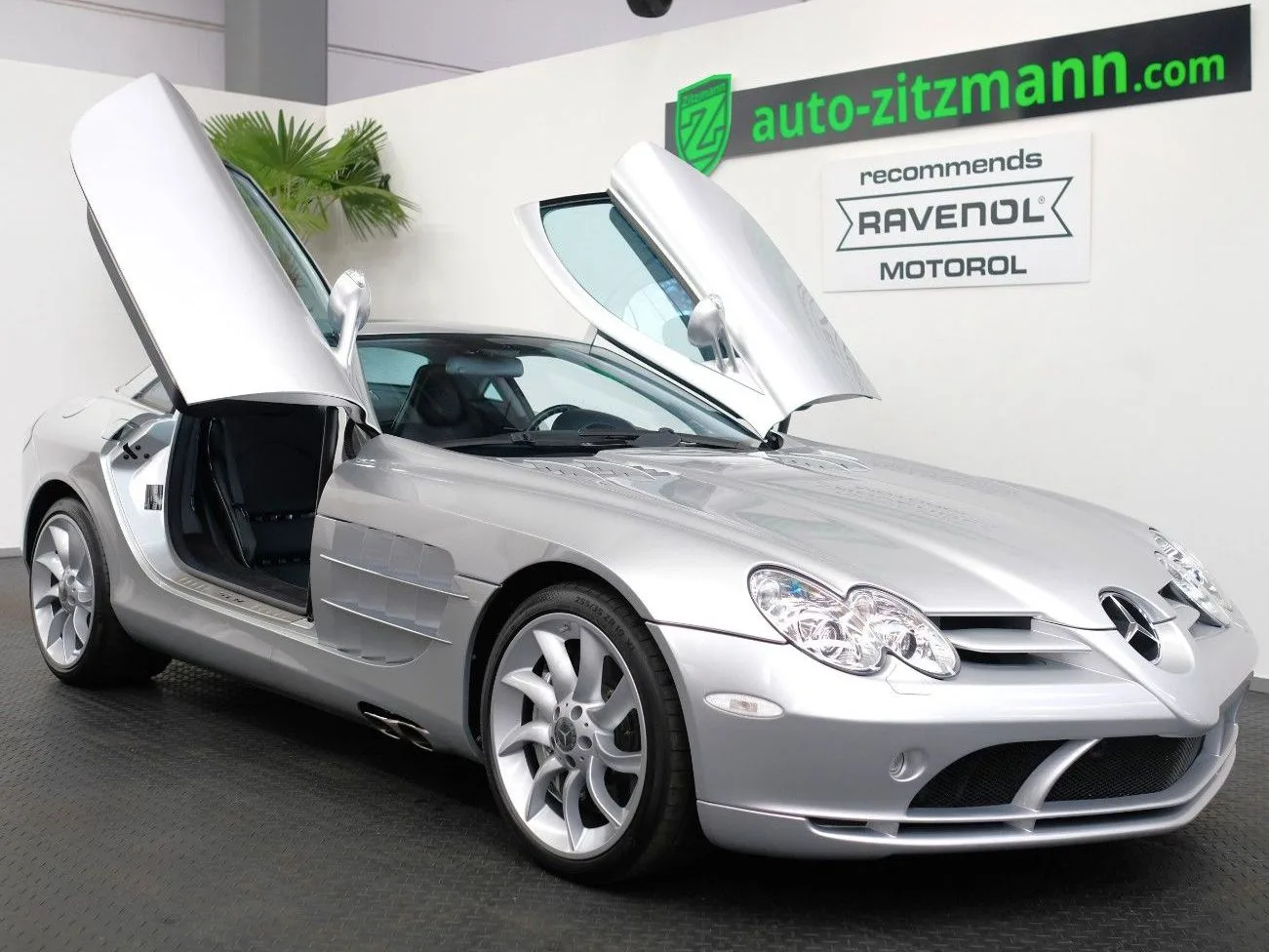 2004 Mercedes-Benz SLR McLaren angeboten von einem Fachhändler in Nuremberg, Deutschland, Hauptfoto