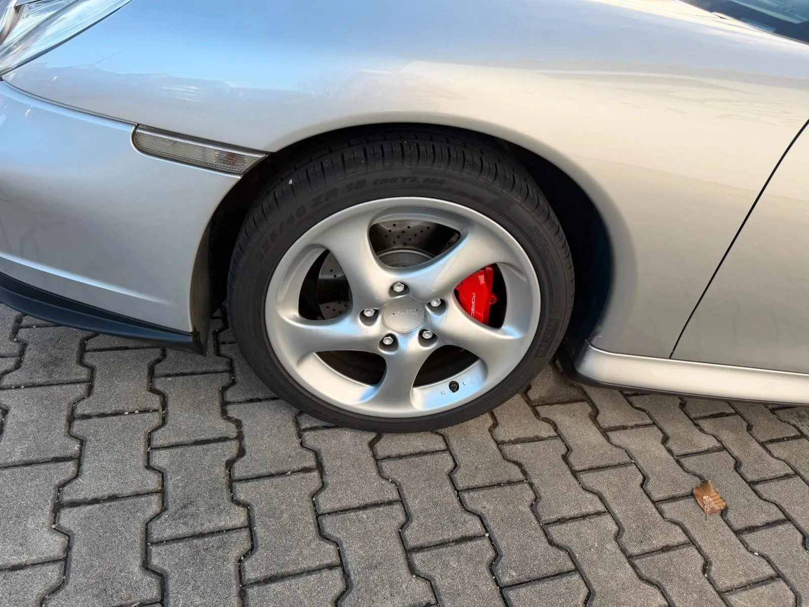 2004 Porsche 911 Turbo, 29/30