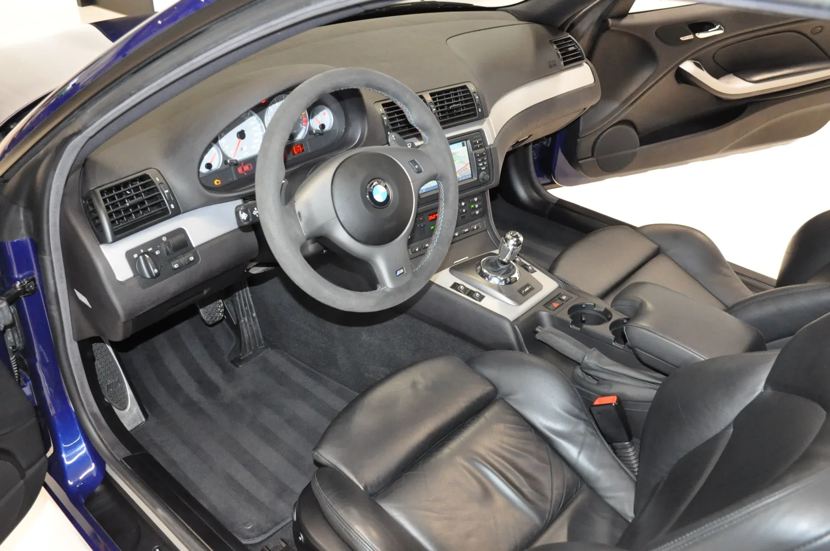 2005 BMW M3 CS, 2/30