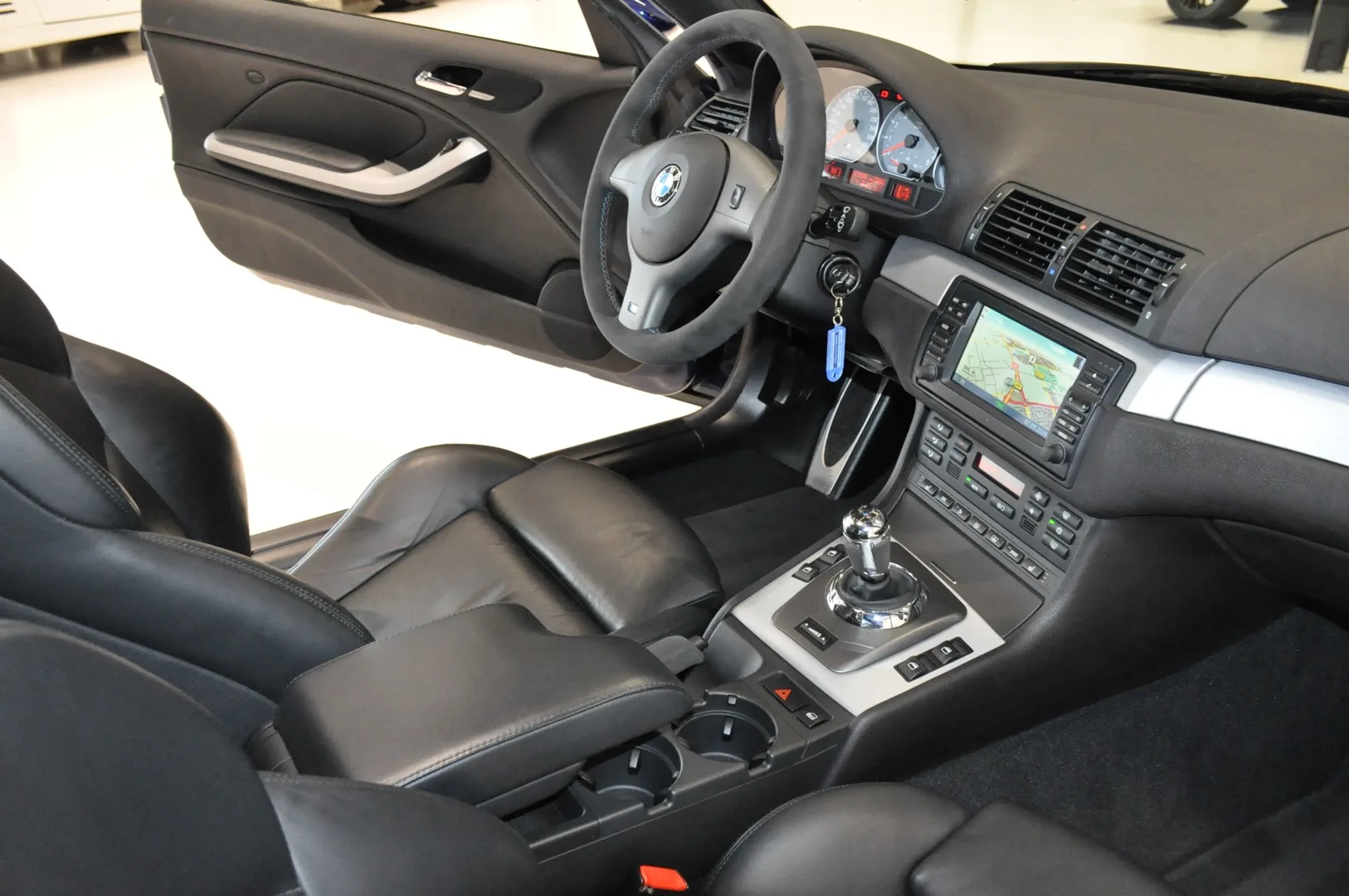 2005 BMW M3 CS, 16/30