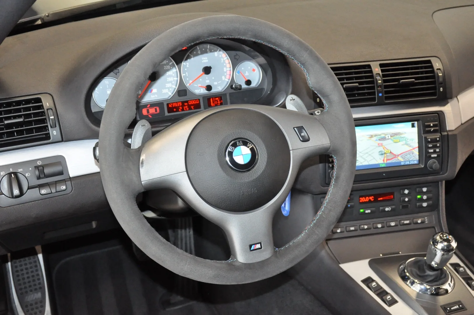 2005 BMW M3 CS, 18/30