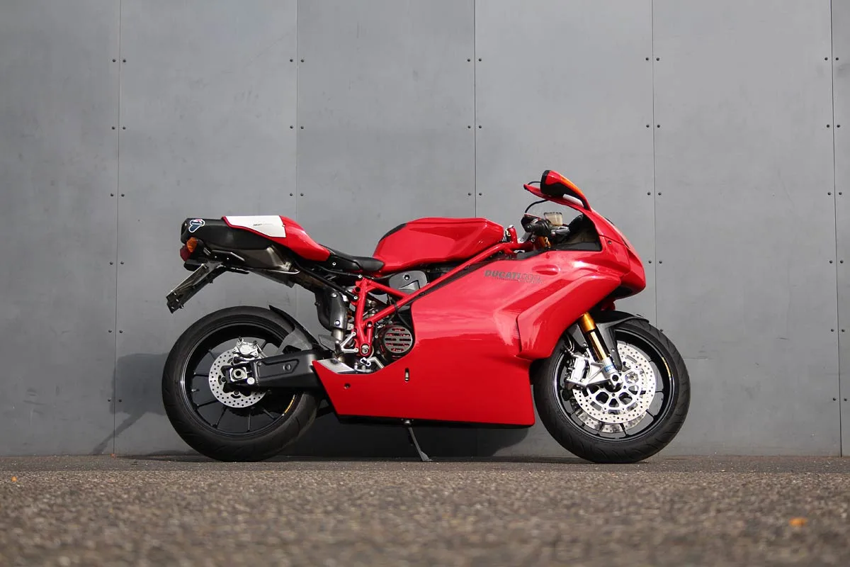 2005 Ducati 999R, 12/23