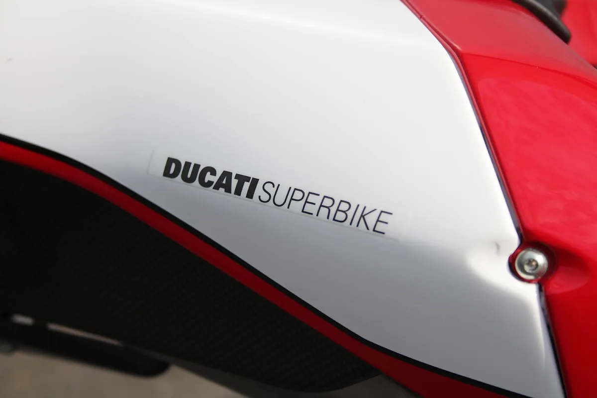 2005 Ducati 999R, 21/23