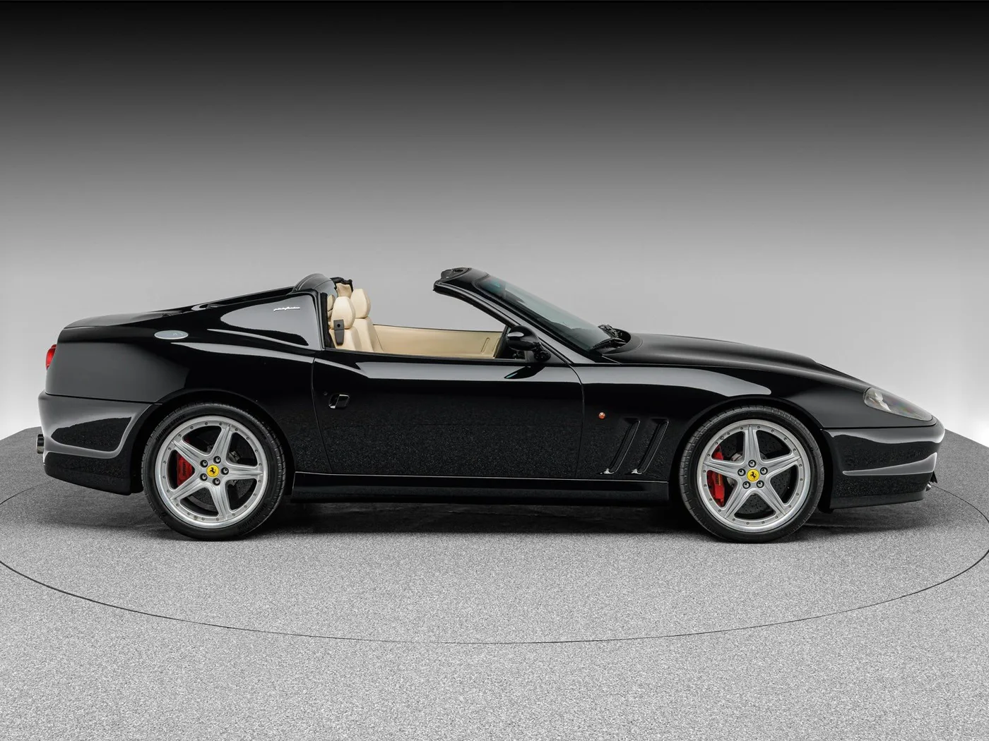 2005 Ferrari 575 Superamerica angeboten von einem Fachhändler in Böblingen, Deutschland, Foto 5 von 15