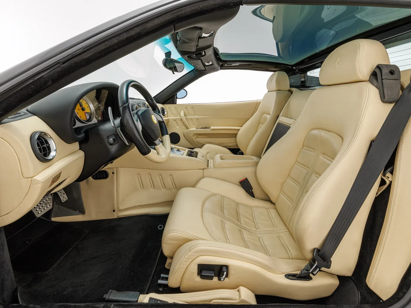 2005 Ferrari 575 Superamerica angeboten von einem Fachhändler in Böblingen, Deutschland, Foto 12 von 15