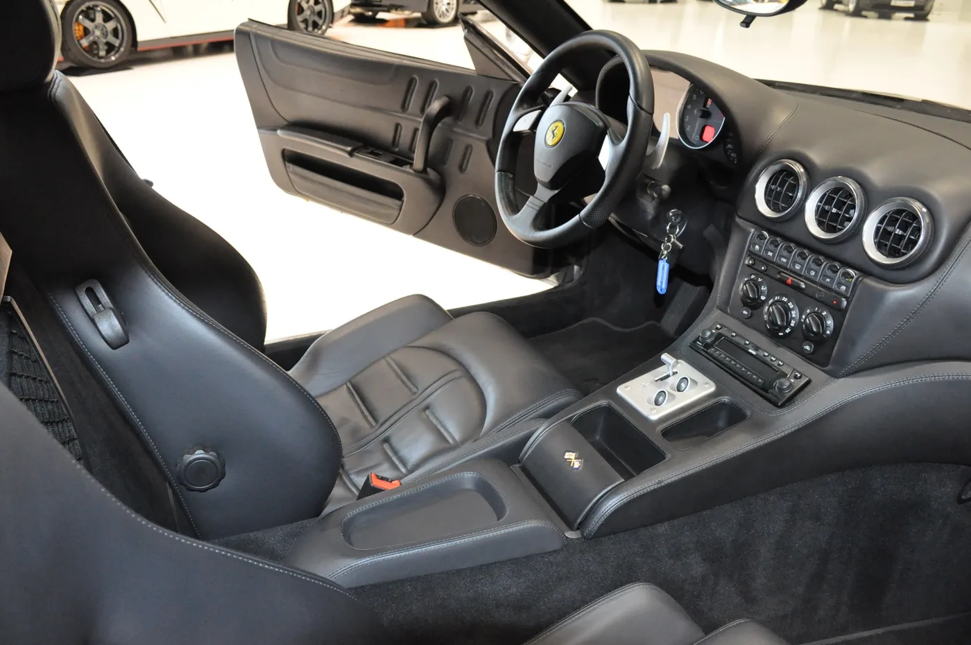 2005 Ferrari 575M Maranello HGTC angeboten von einem Oldtimerhändler in Alkmaar, Niederlande, Foto 9 von 15