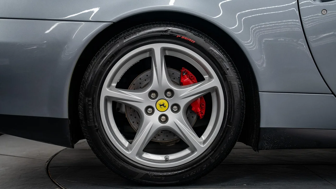 2005 Ferrari 612 Scaglietti proposée par un concessionnaire spécialisé à Swadlincote, Royaume-Uni, photo 10 sur 15