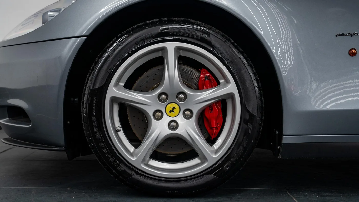 2005 Ferrari 612 Scaglietti proposée par un concessionnaire spécialisé à Swadlincote, Royaume-Uni, photo 12 sur 15