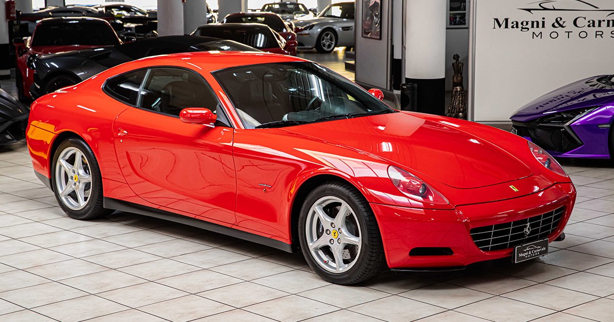 2005 Ferrari 612 Scaglietti manual proposée par un concessionnaire spécialisé à Milan, Italie, photo principale