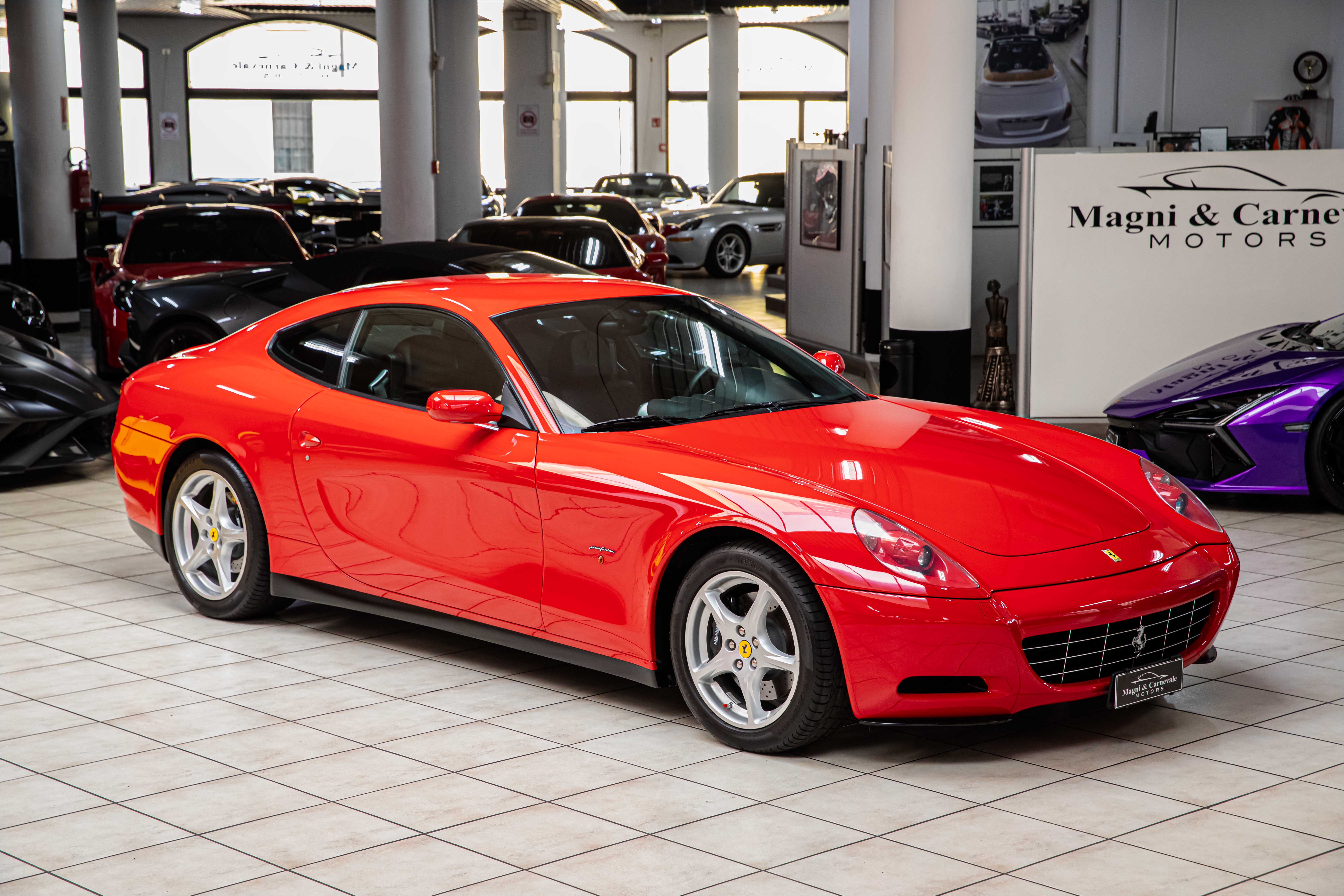 2005 Ferrari 612 Scaglietti manual proposée par un concessionnaire spécialisé à Milan, Italie, photo 2 sur 20