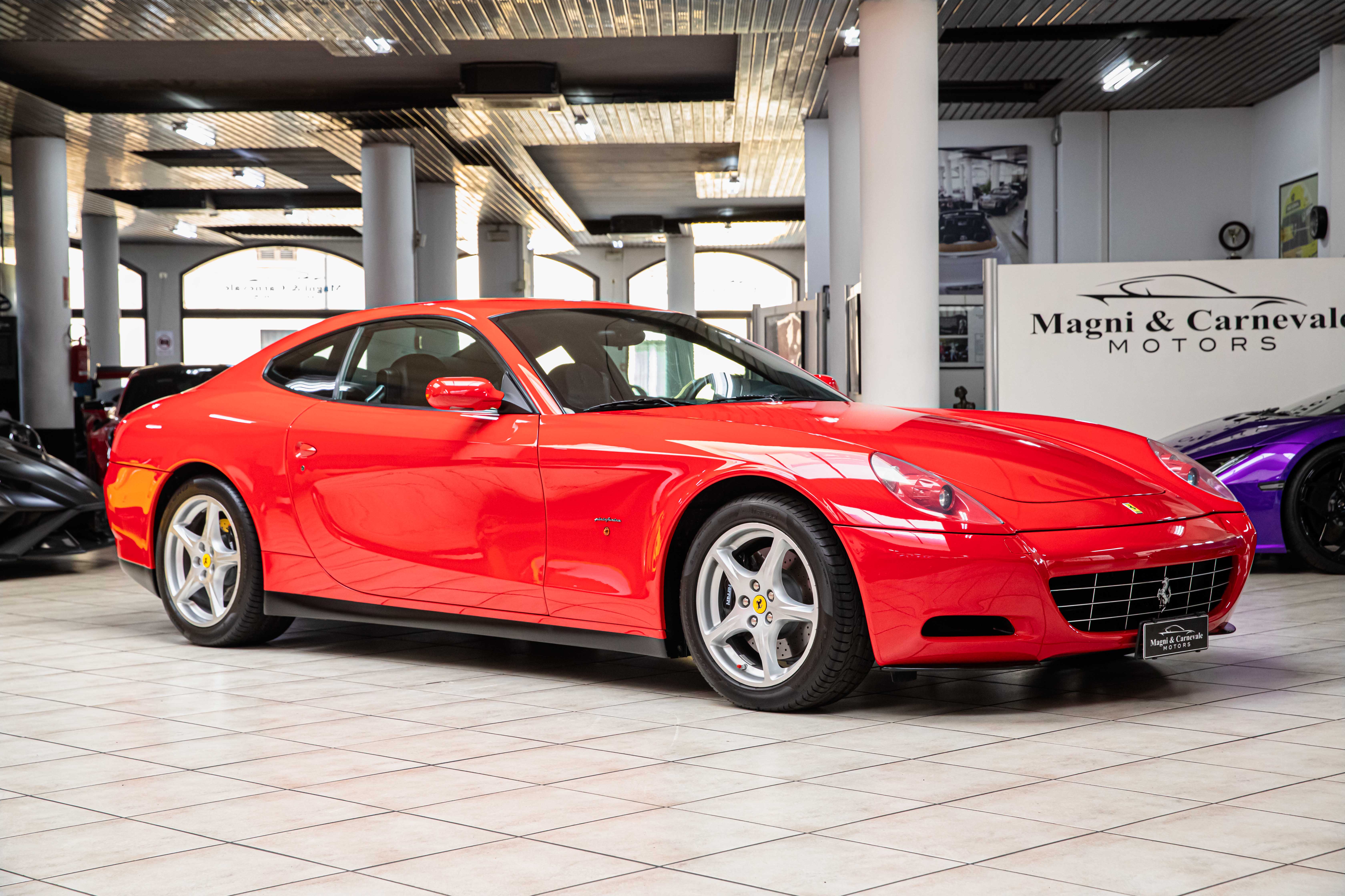 2005 Ferrari 612 Scaglietti manual proposée par un concessionnaire spécialisé à Milan, Italie, photo 4 sur 20