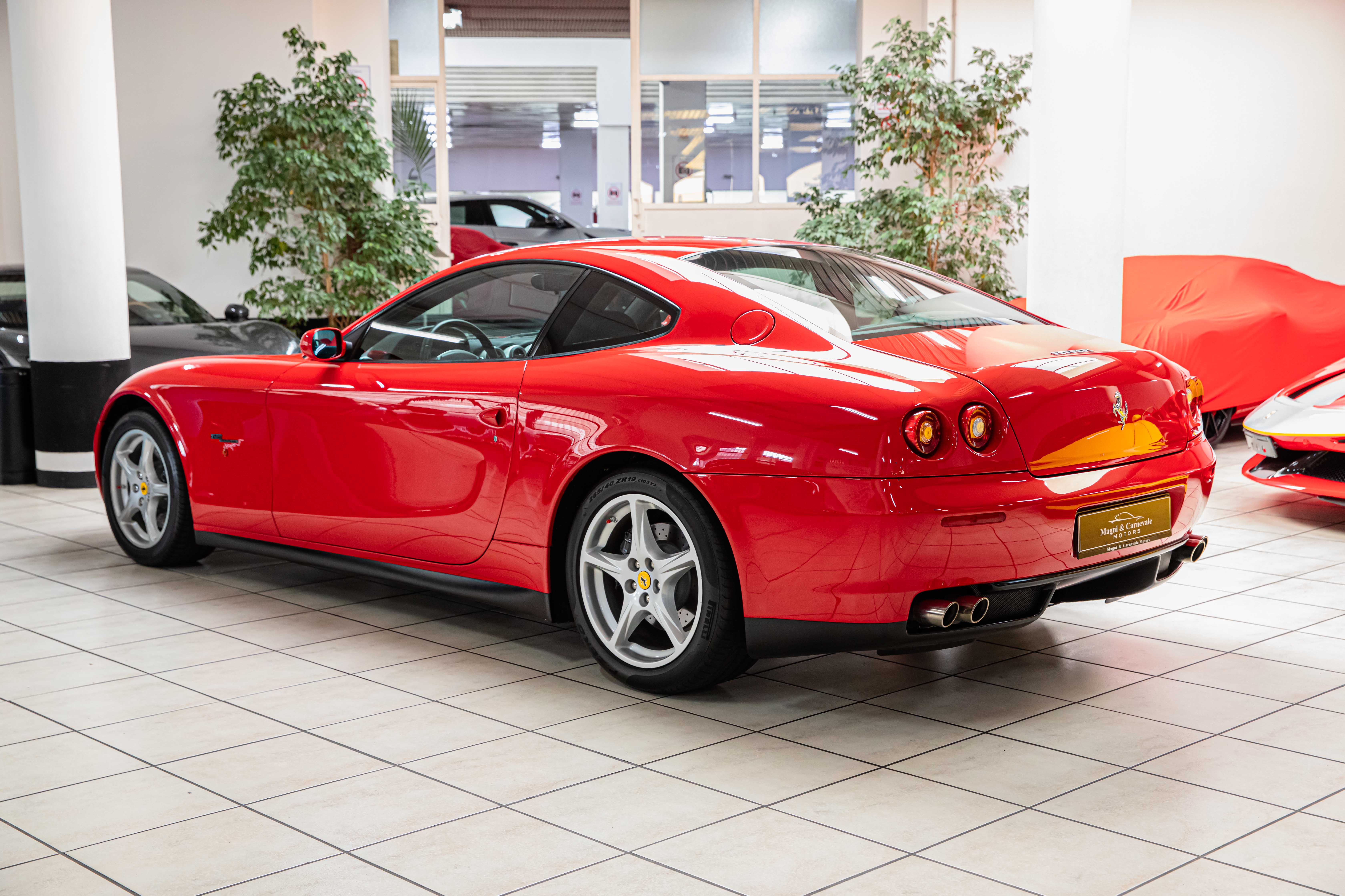 2005 Ferrari 612 Scaglietti manual proposée par un concessionnaire spécialisé à Milan, Italie, photo 12 sur 20