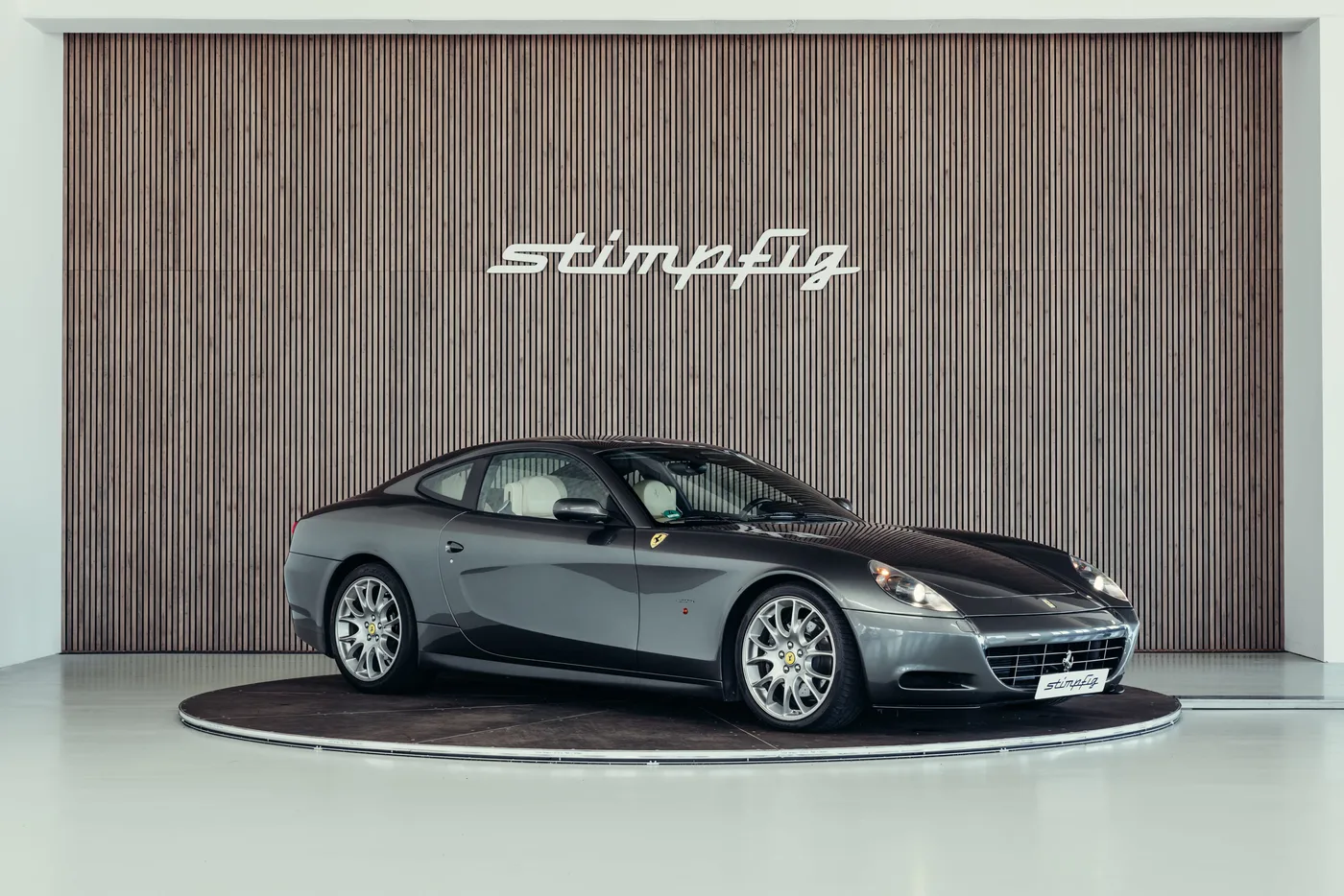 2005 Ferrari 612 Scaglietti angeboten von einem Oldtimerspezialisten in Stuttgart, Deutschland, Foto 7 von 25