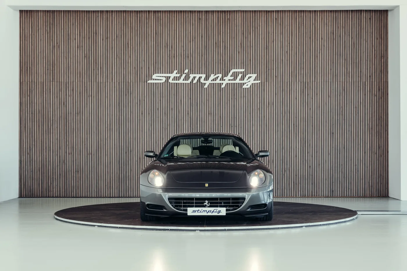 2005 Ferrari 612 Scaglietti angeboten von einem Oldtimerspezialisten in Stuttgart, Deutschland, Foto 8 von 25