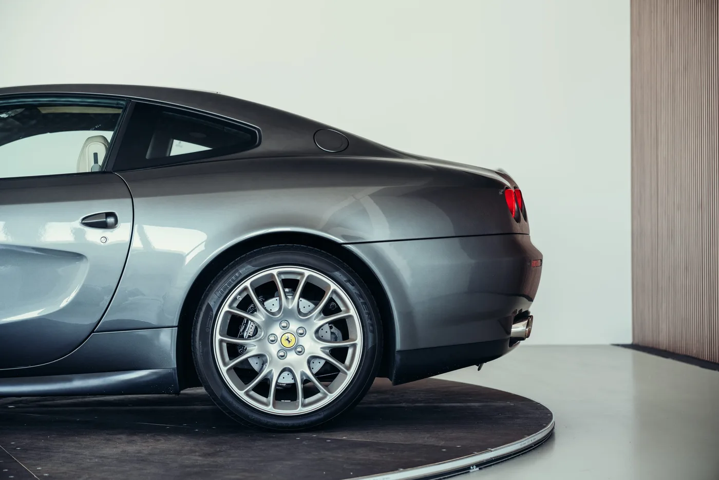 2005 Ferrari 612 Scaglietti angeboten von einem Oldtimerspezialisten in Stuttgart, Deutschland, Foto 13 von 25