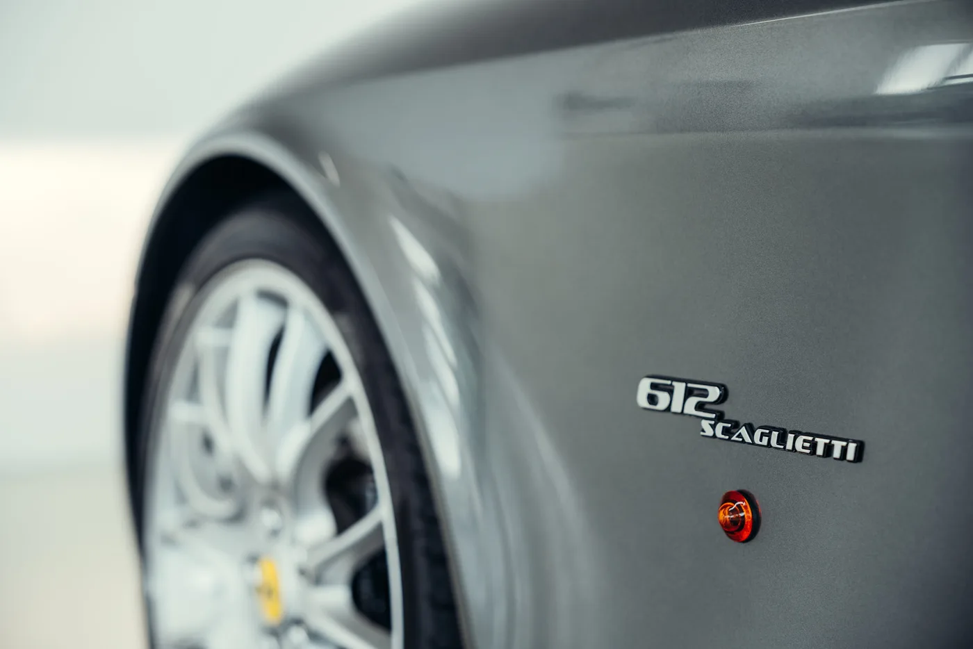2005 Ferrari 612 Scaglietti angeboten von einem Oldtimerspezialisten in Stuttgart, Deutschland, Foto 18 von 25