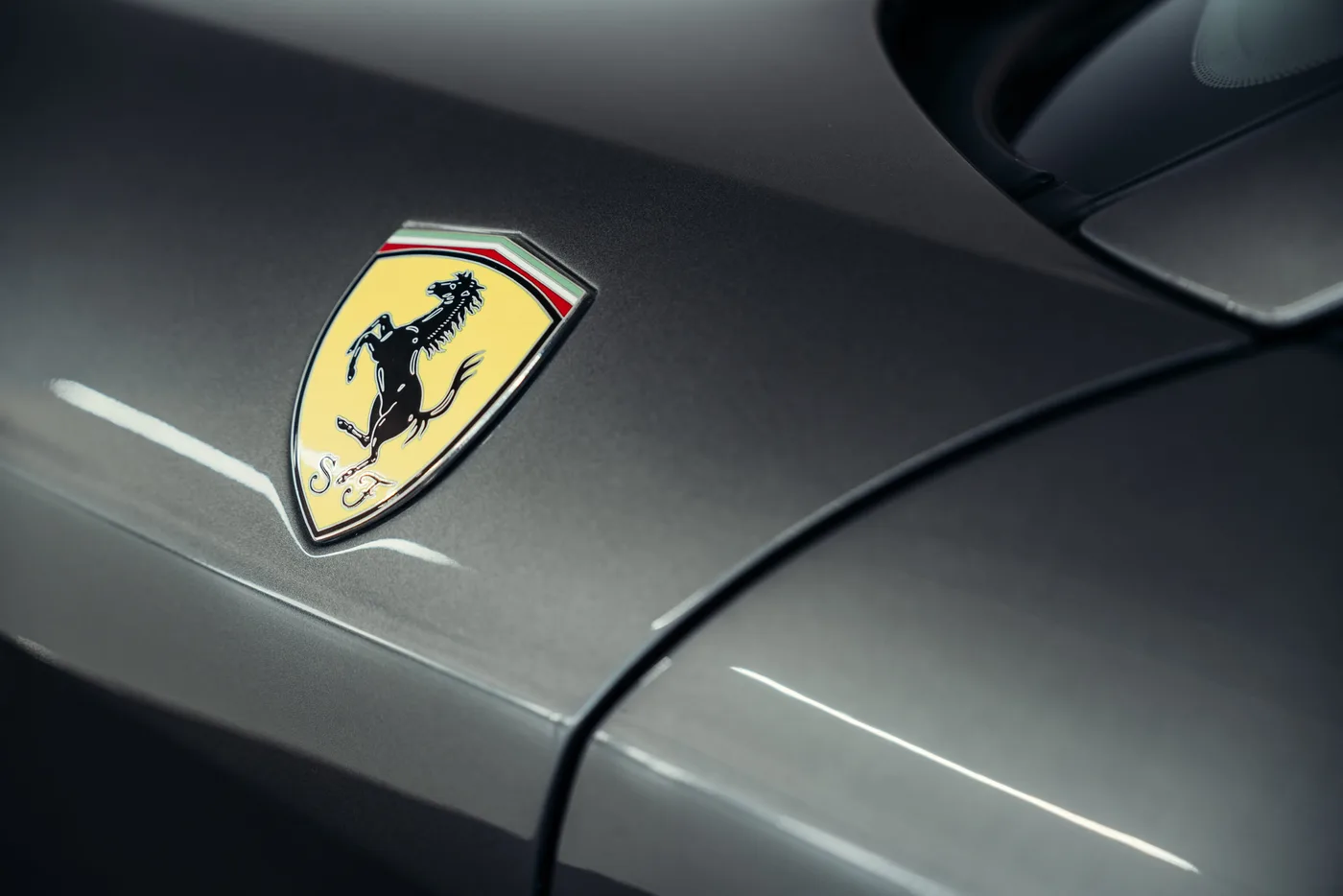2005 Ferrari 612 Scaglietti angeboten von einem Oldtimerspezialisten in Stuttgart, Deutschland, Foto 19 von 25