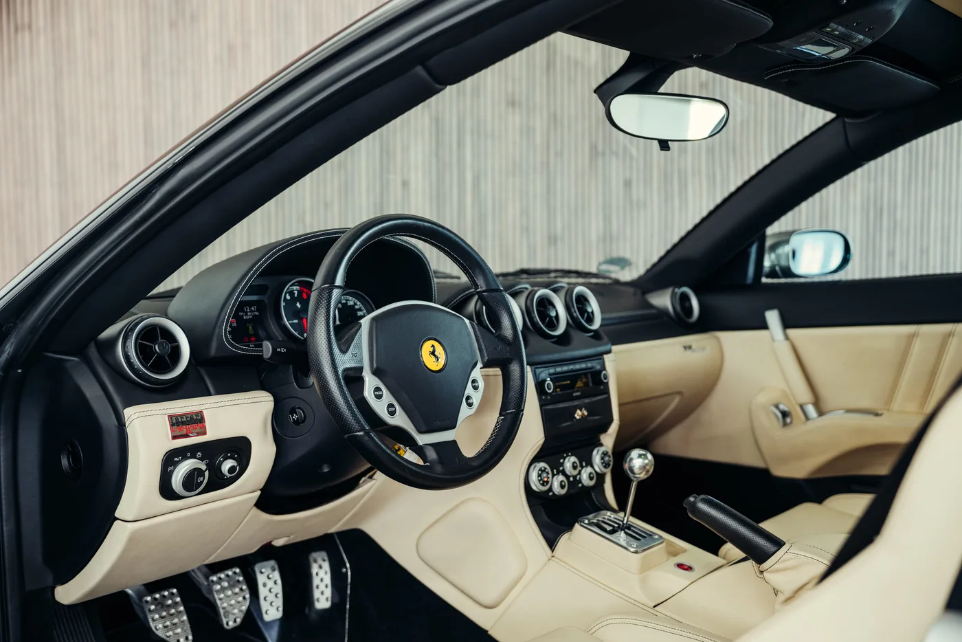 2005 Ferrari 612 Scaglietti angeboten von einem Oldtimerspezialisten in Stuttgart, Deutschland, Foto 25 von 25