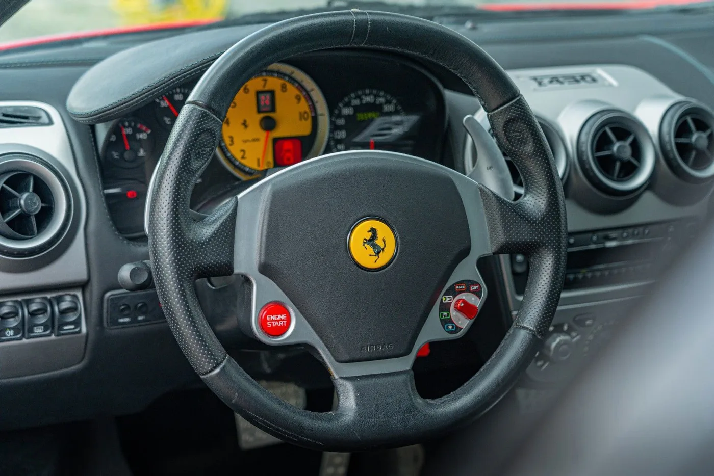 2005 Ferrari F430 F1 angeboten von einem Supersportwagenhändler in Gronau, Deutschland, Foto 18 von 25