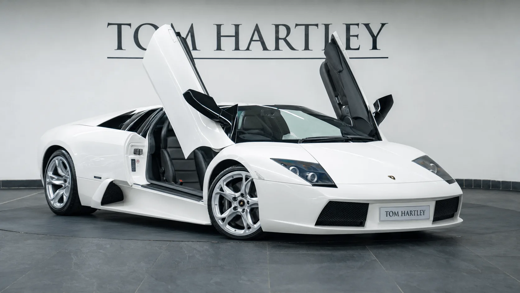 2005 Lamborghini Murciélago VT proposée par un concessionnaire spécialisé à Swadlincote, Royaume-Uni, photo principale
