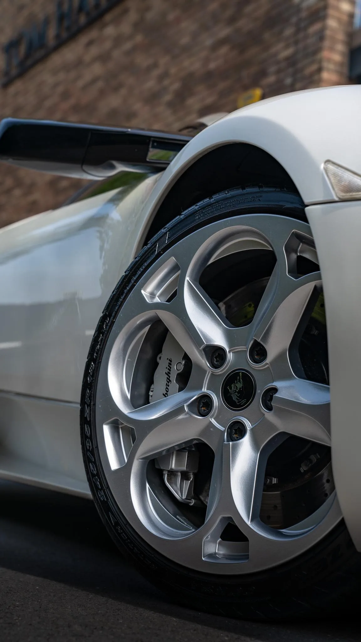 2005 Lamborghini Murciélago VT offered by a specialist dealer in Swadlincote, United Kingdom, photo 3 of 12