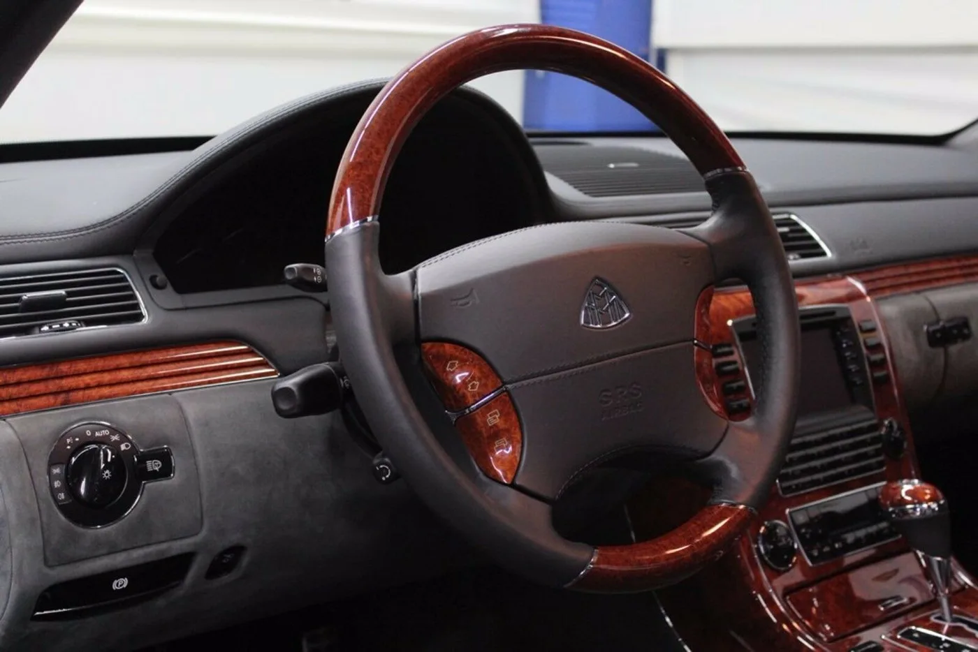 2005 Maybach 62 proposée par un concessionnaire spécialisé à Nuremberg, Allemagne, photo 6 sur 15