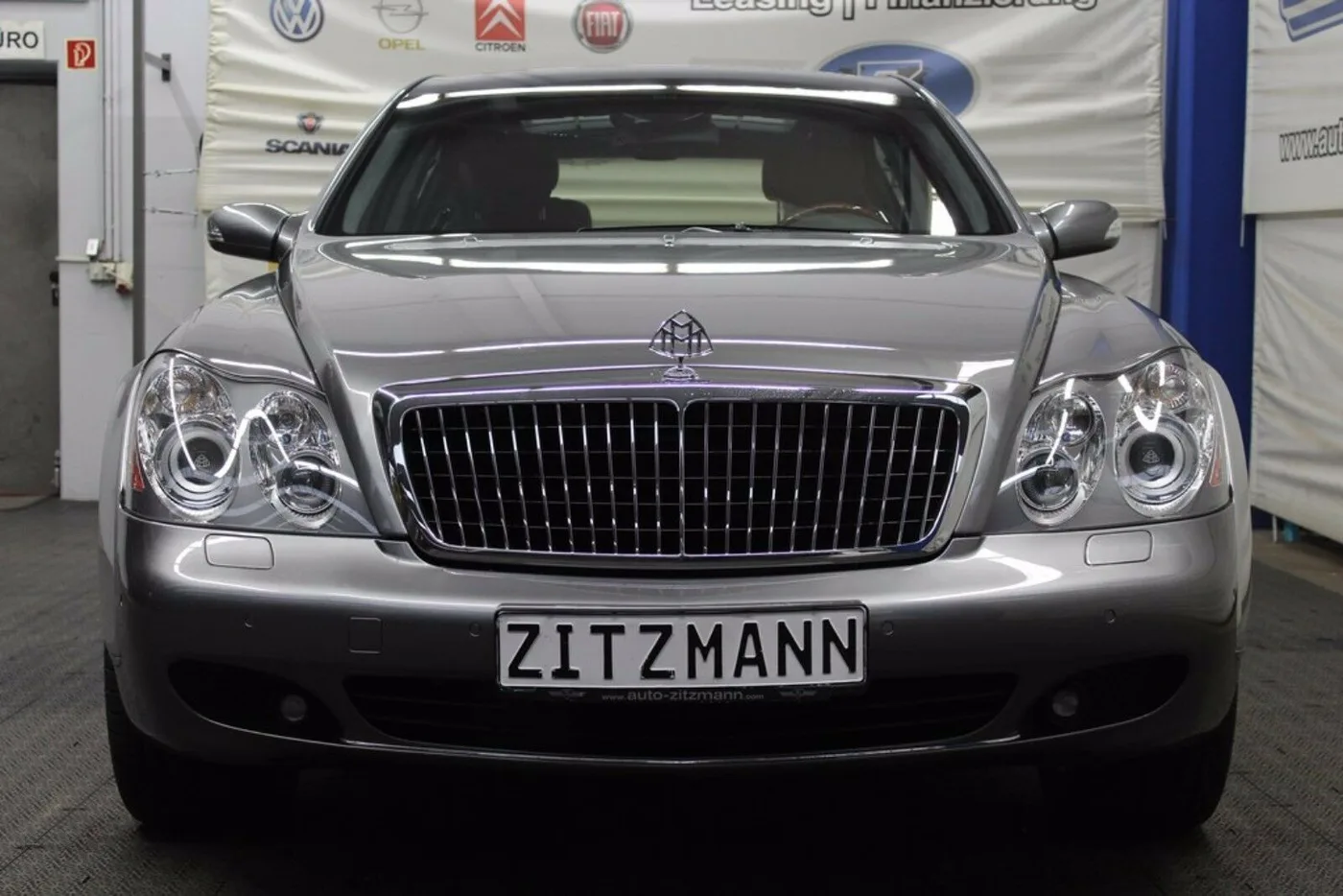 2005 Maybach 62 proposée par un concessionnaire spécialisé à Nuremberg, Allemagne, photo 11 sur 15